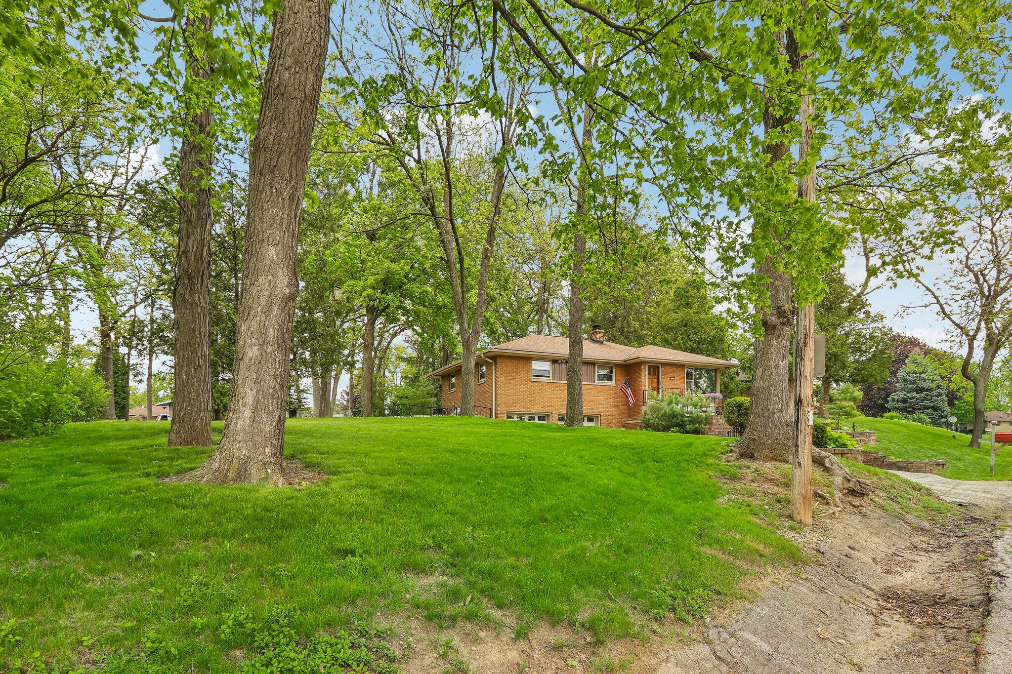 7950 W Allerton Ave