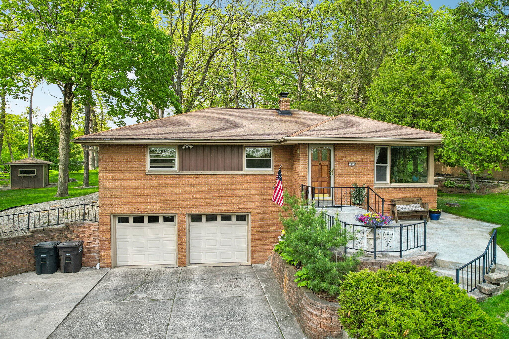 7950 W Allerton Ave