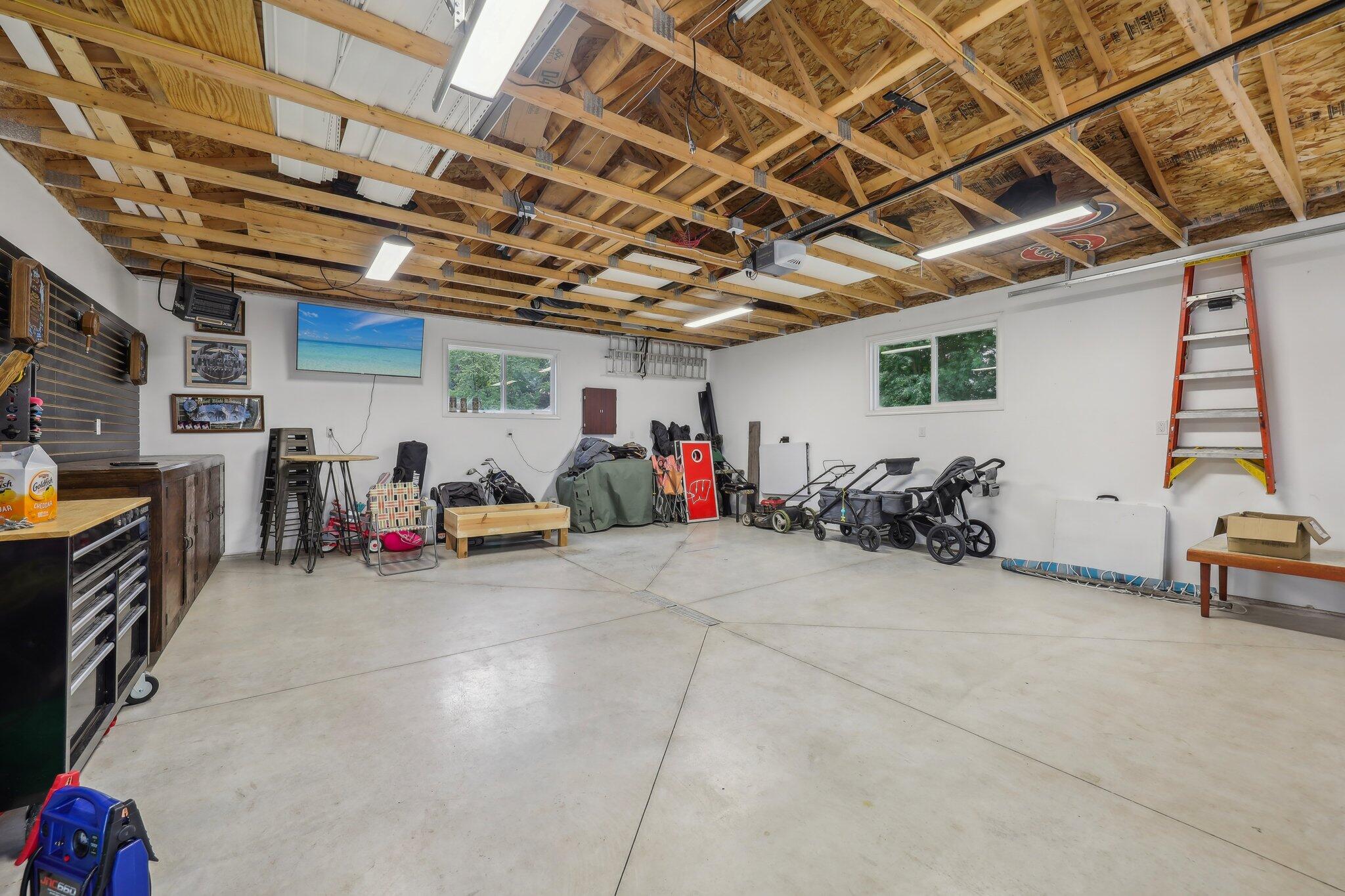 301 Weis Ave