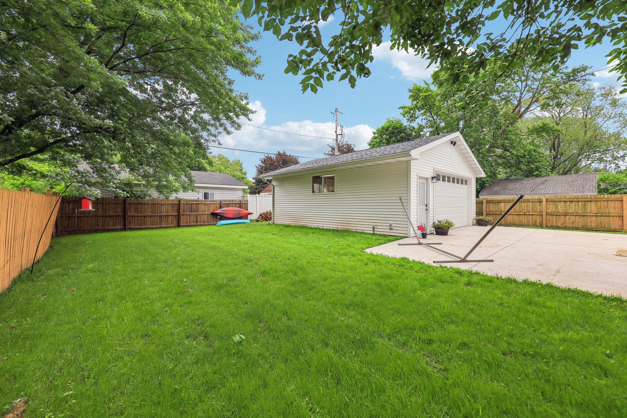 301 Weis Ave