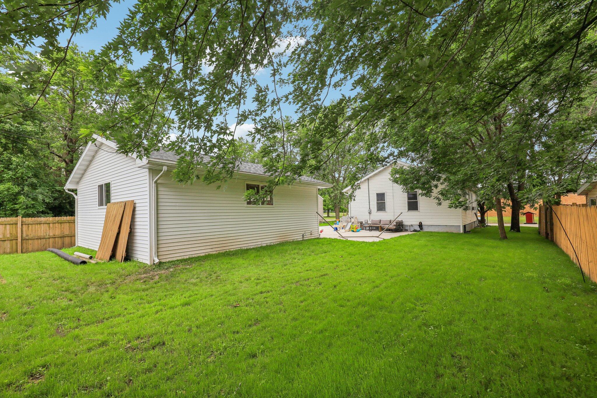 301 Weis Ave
