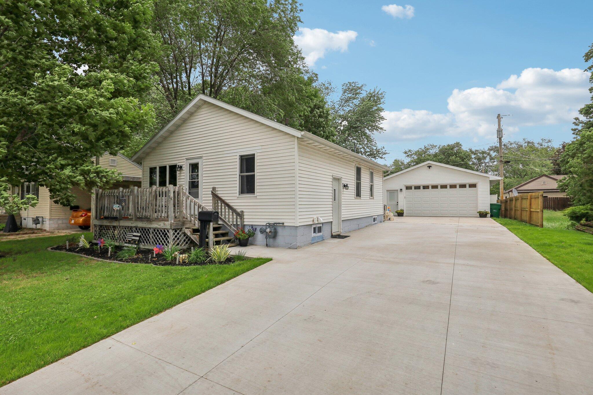 301 Weis Ave