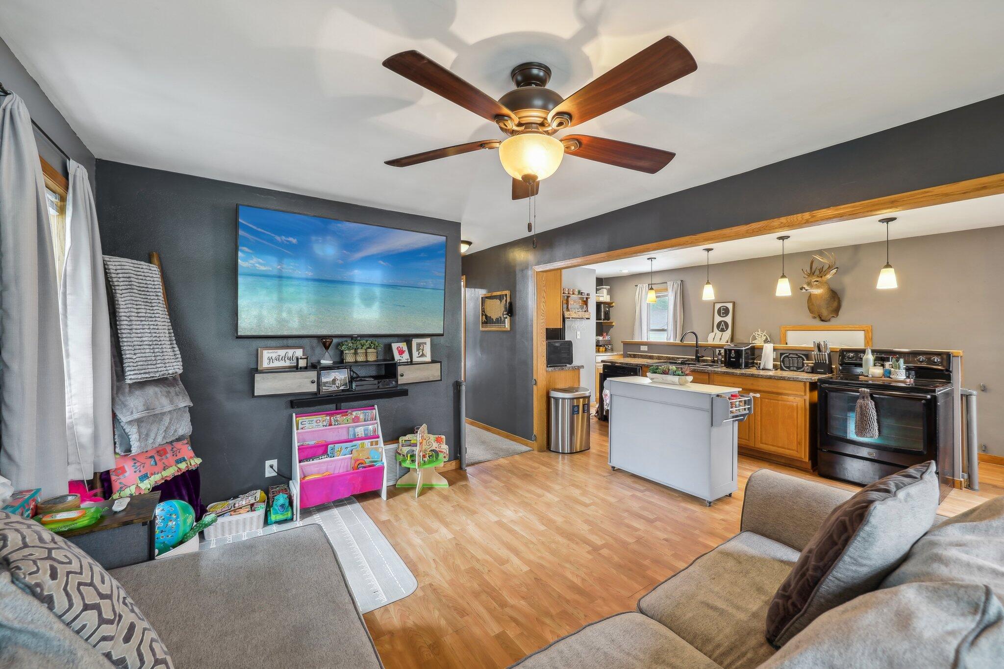 301 Weis Ave
