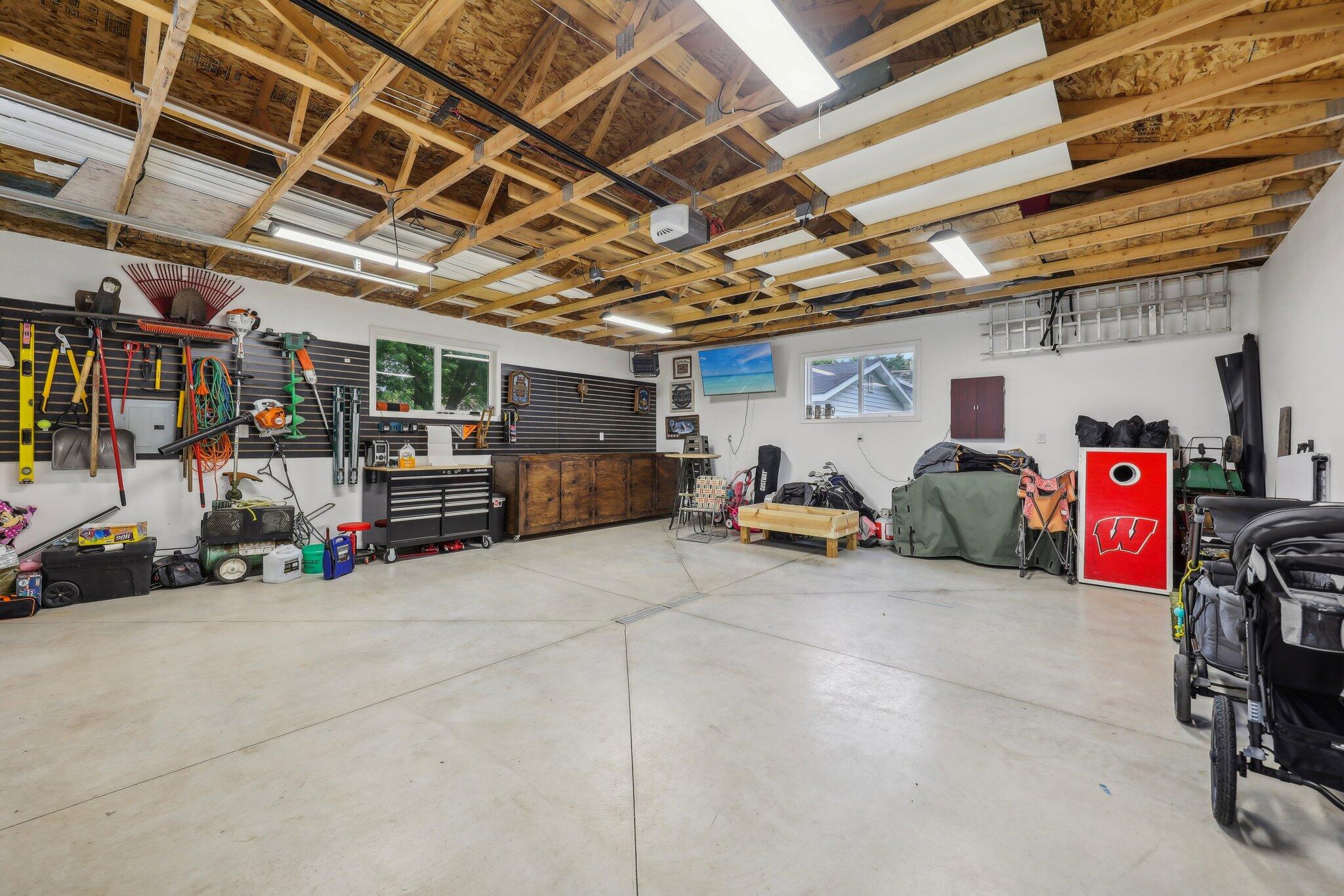 301 Weis Ave