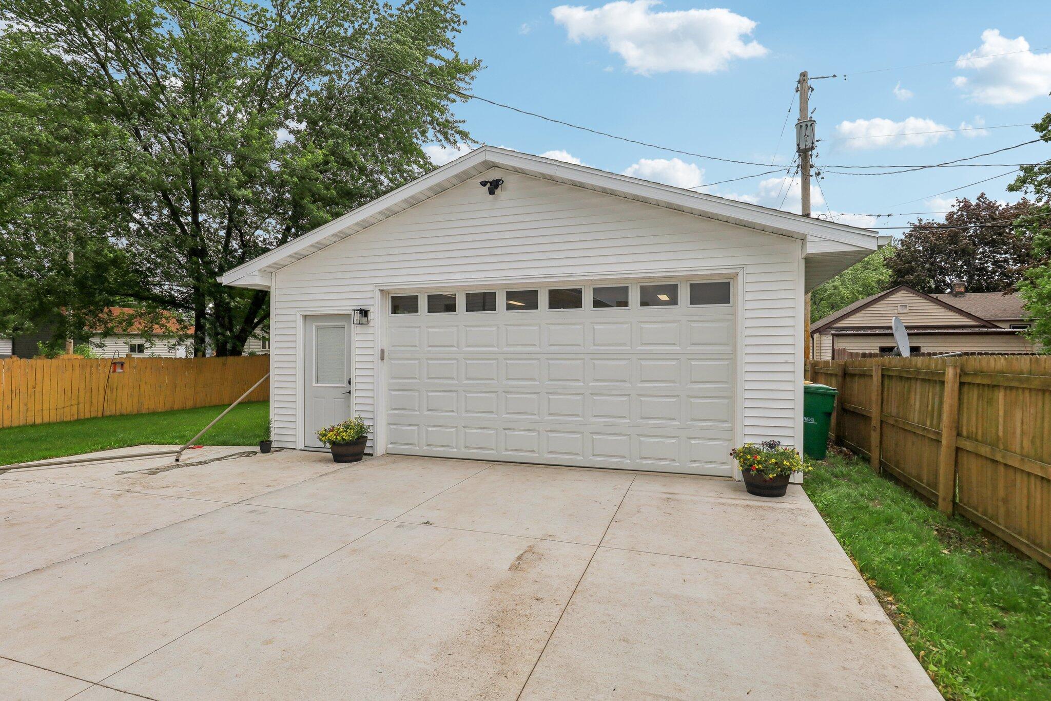 301 Weis Ave