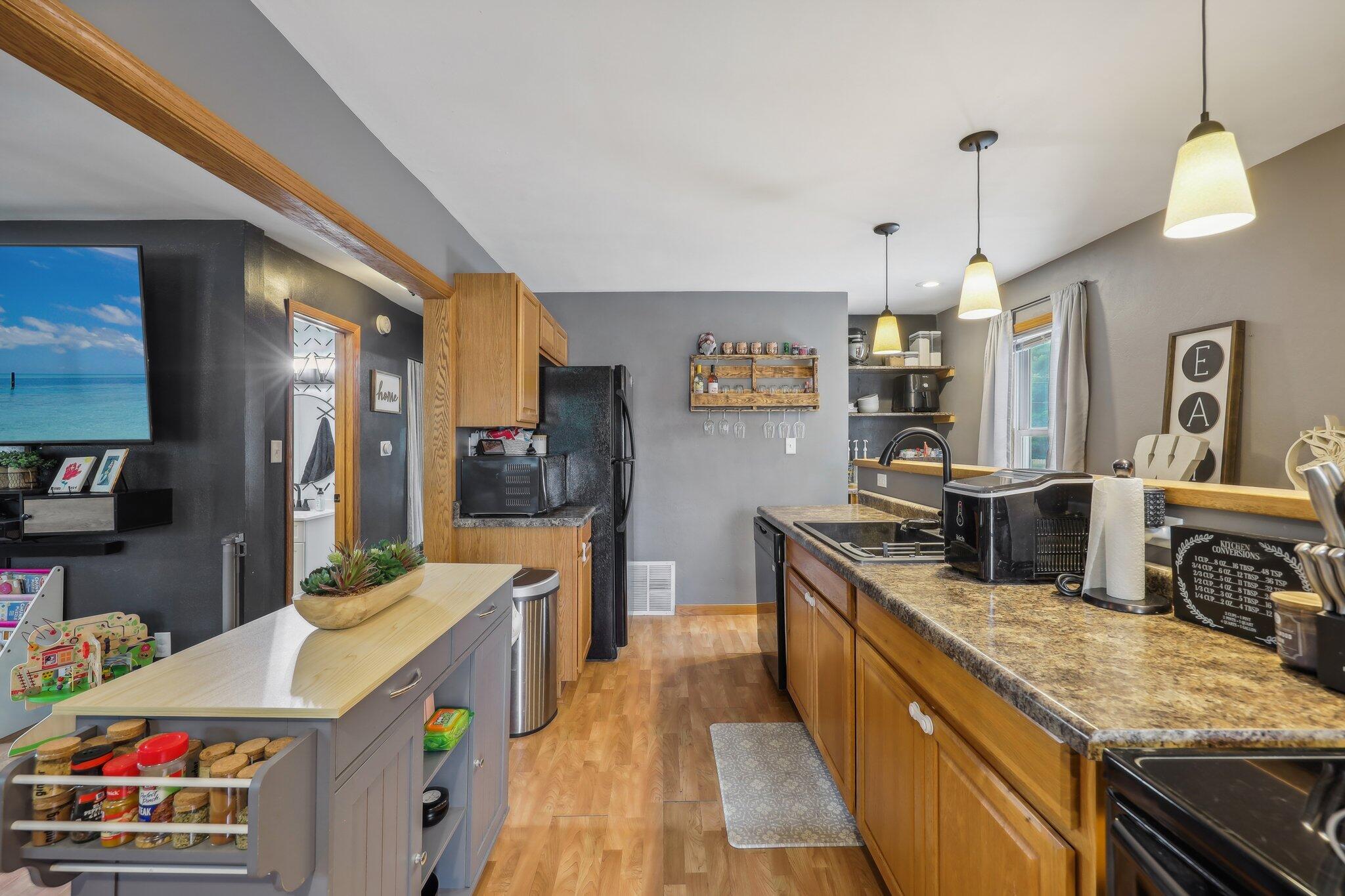 301 Weis Ave