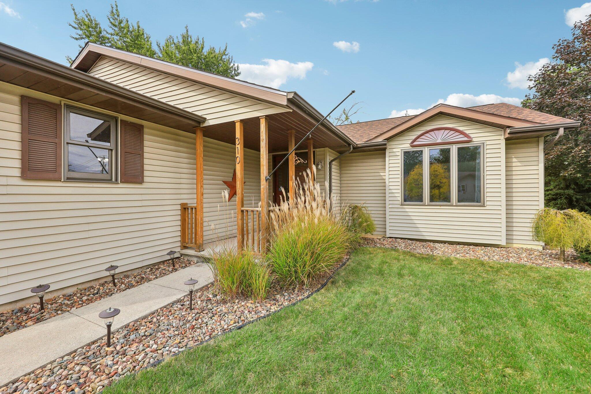 310 Chapleau St