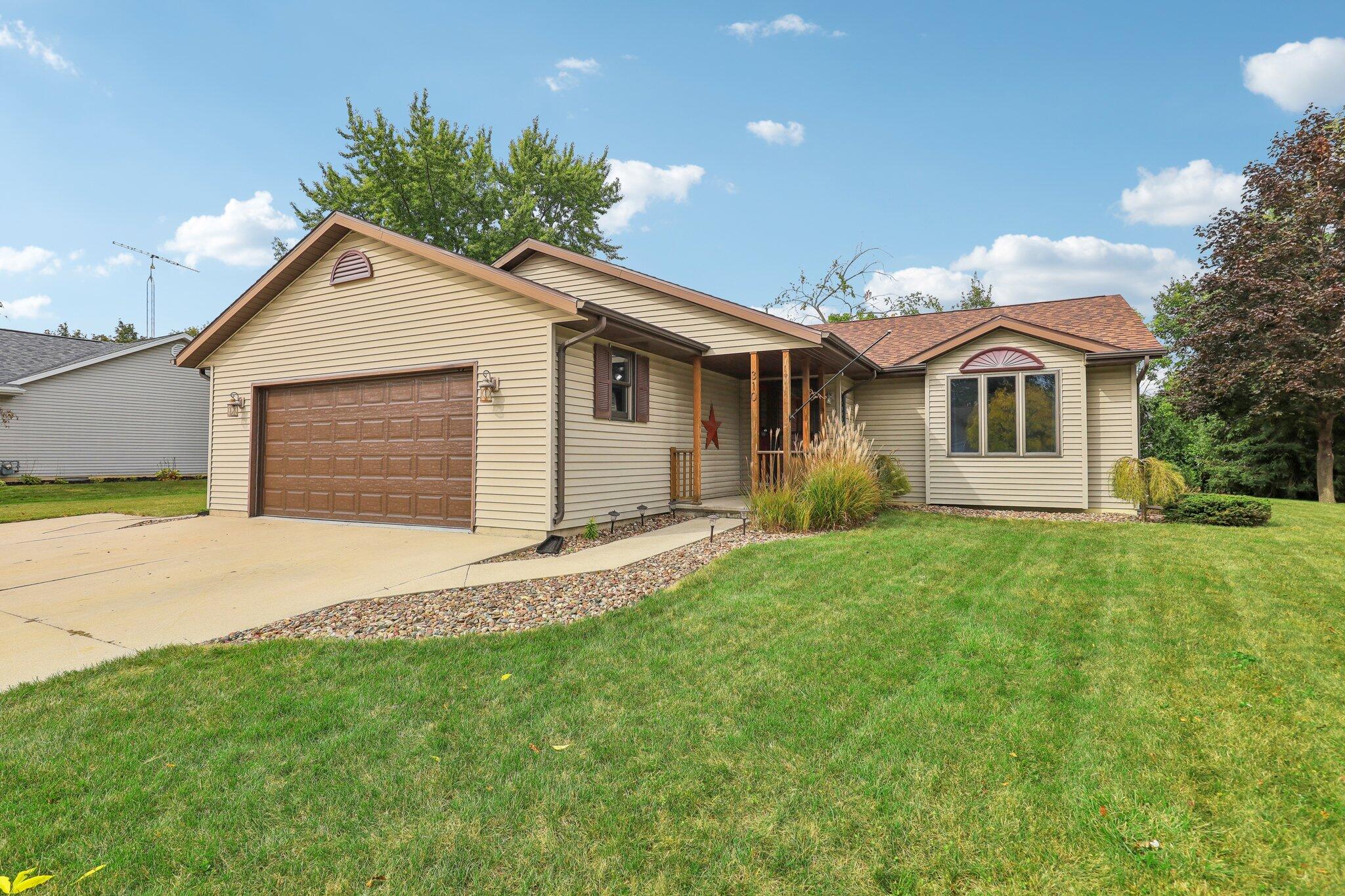 310 Chapleau St