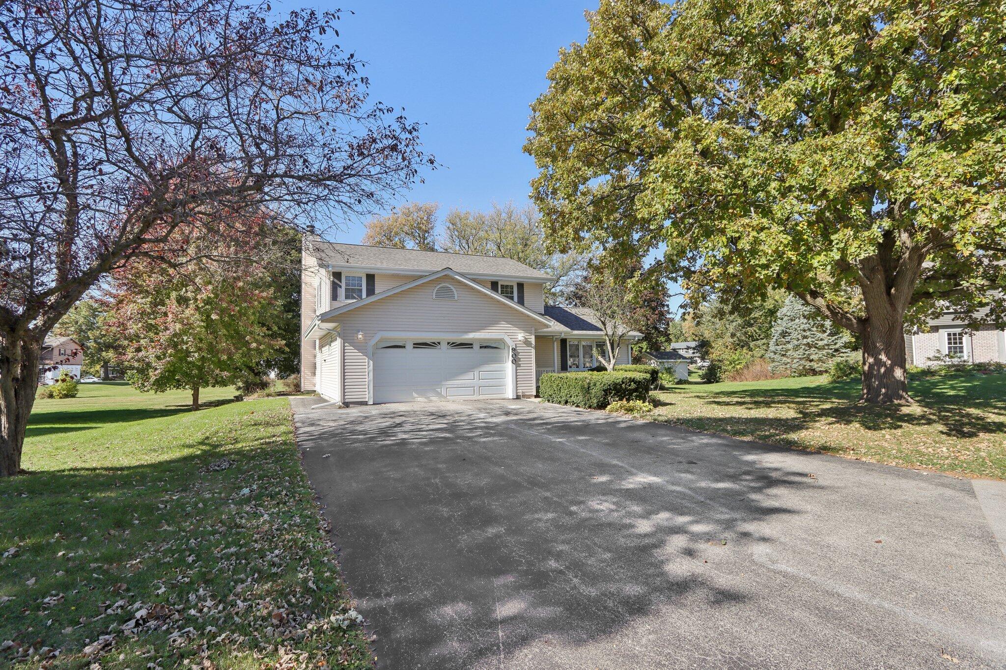 900 Timberline Ct W
