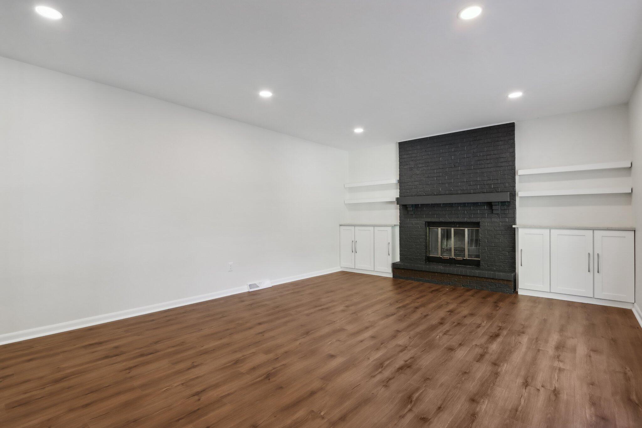 900 Timberline Ct W