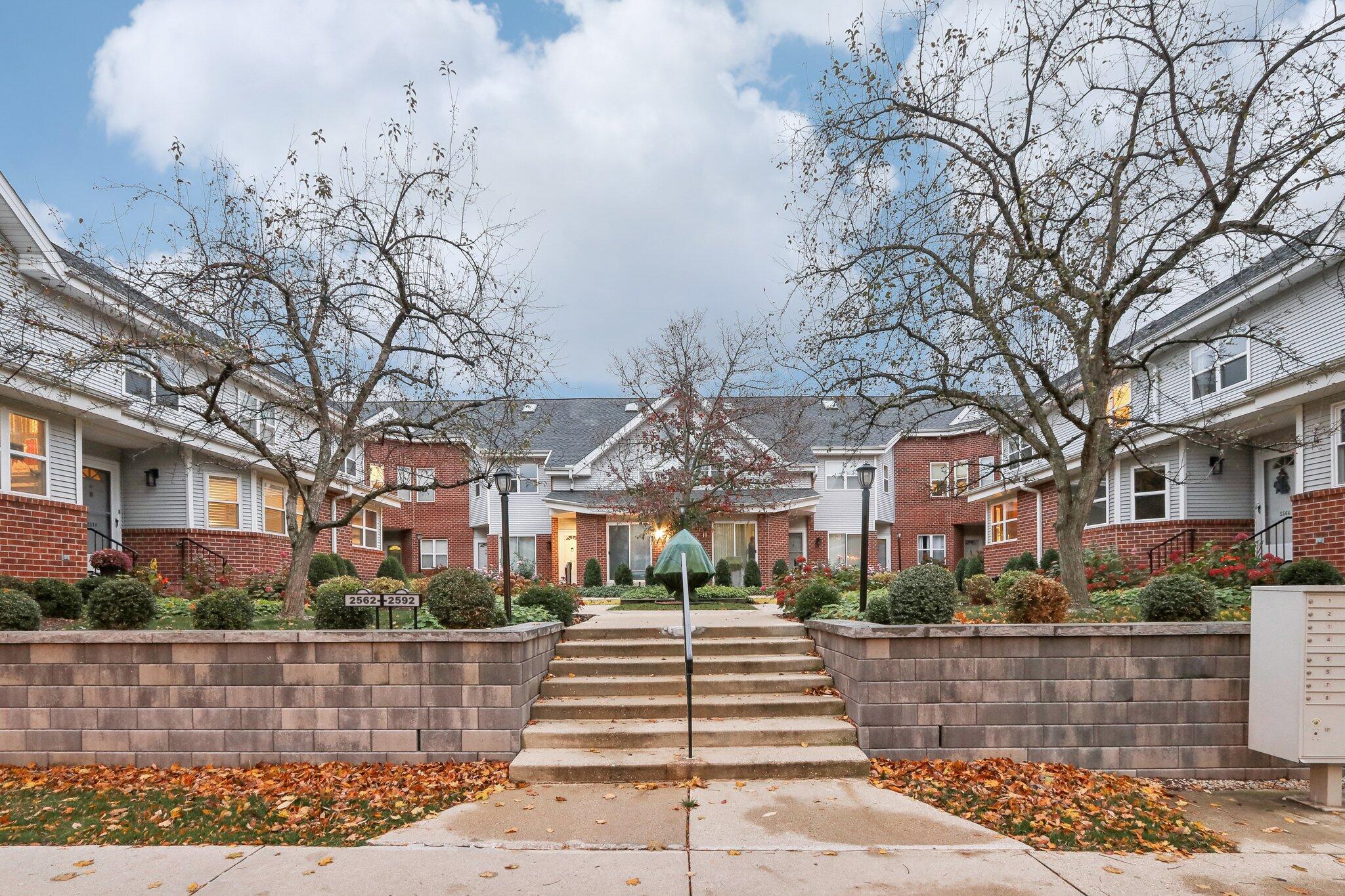 2566 N Farwell Ave 14