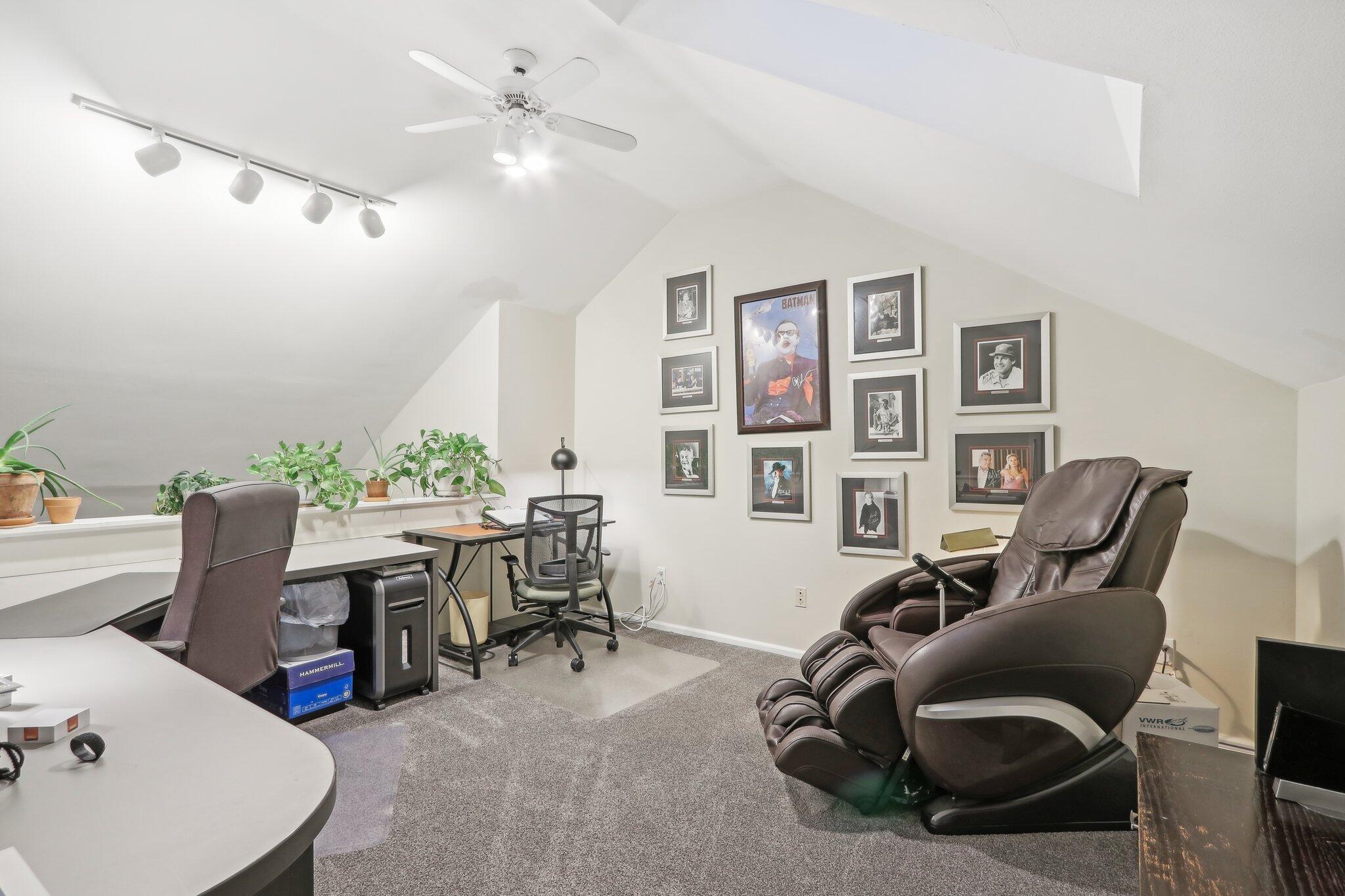 2566 N Farwell Ave 14