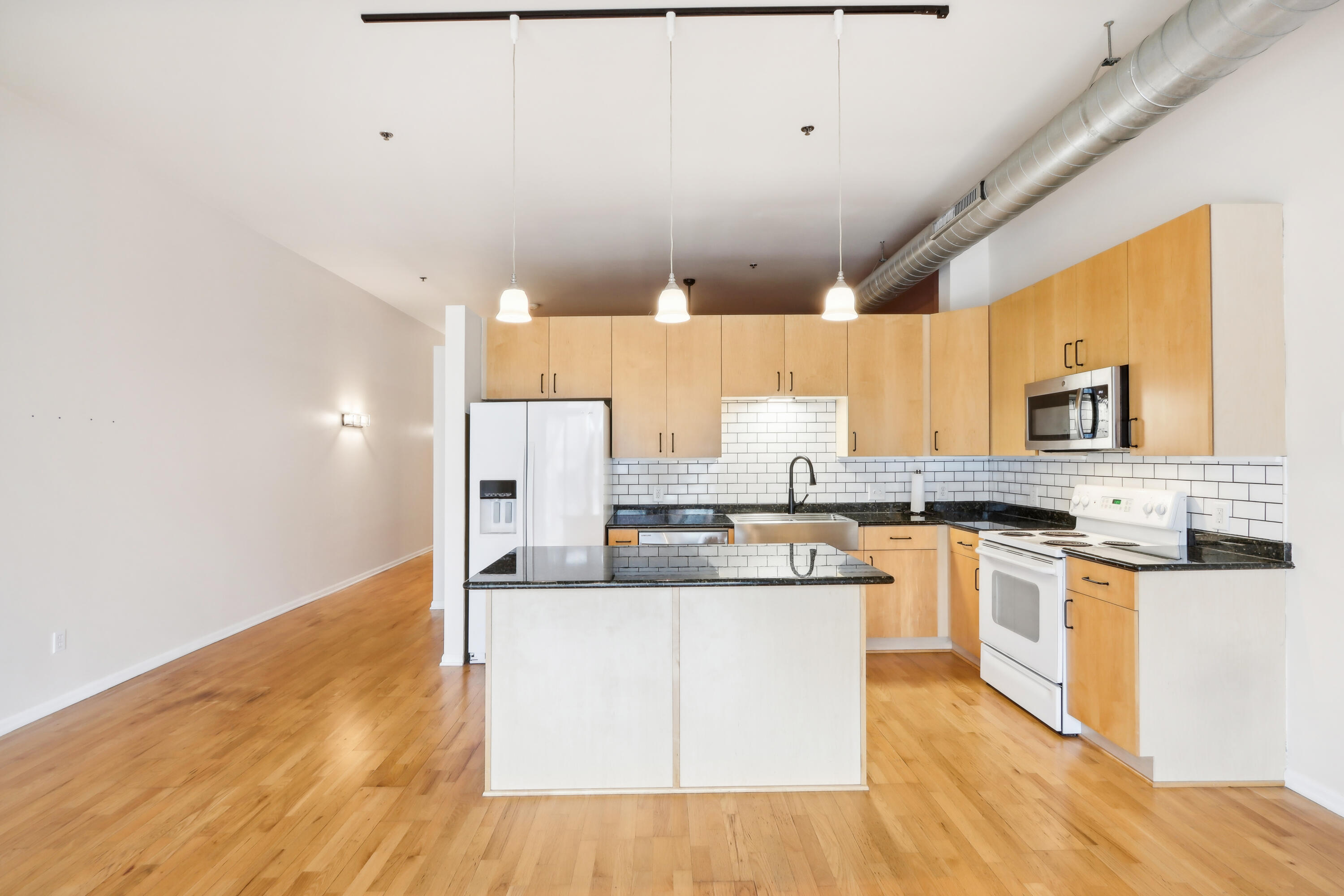 1924 N Hubbard St 502