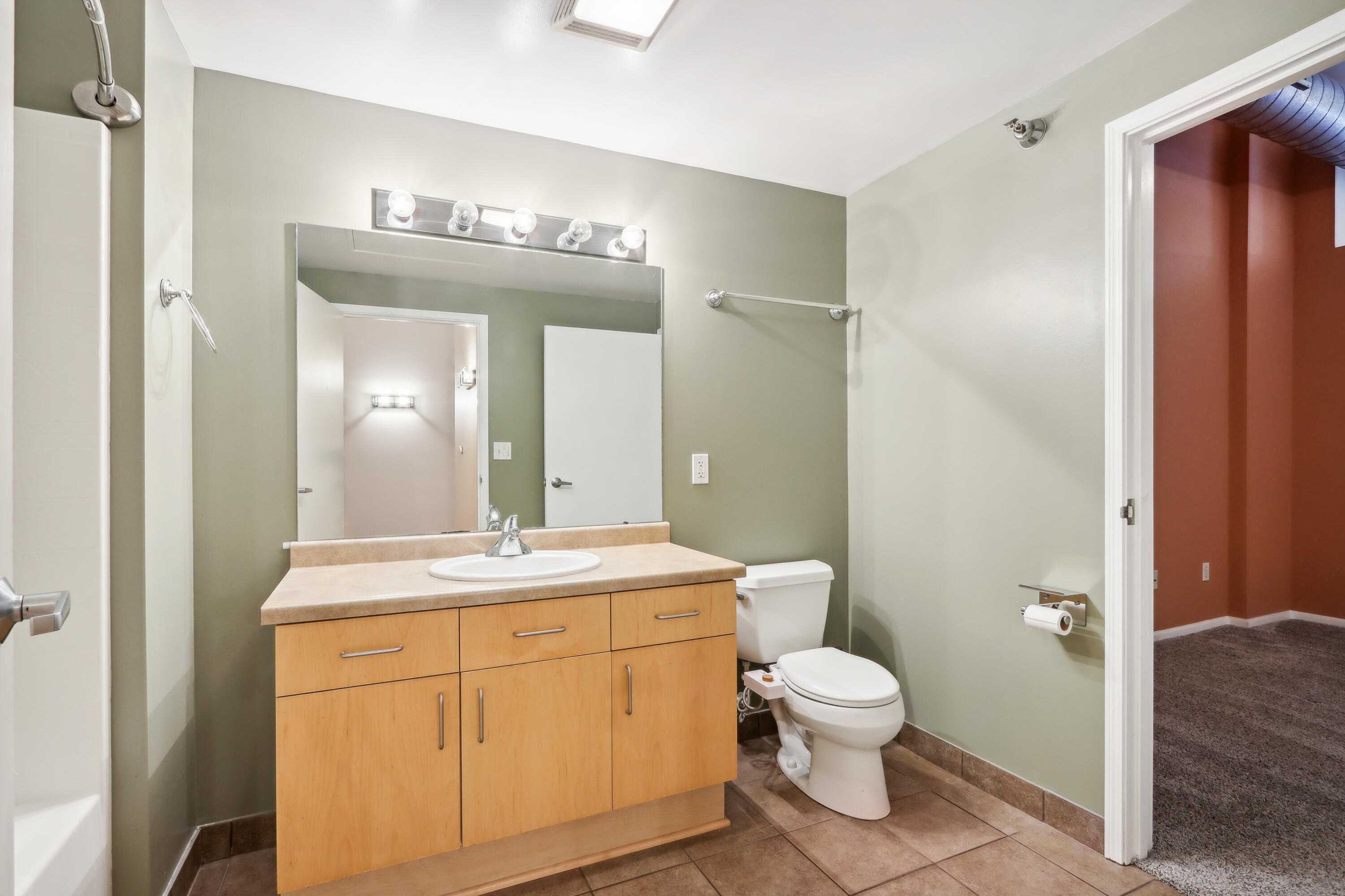 1924 N Hubbard St 502
