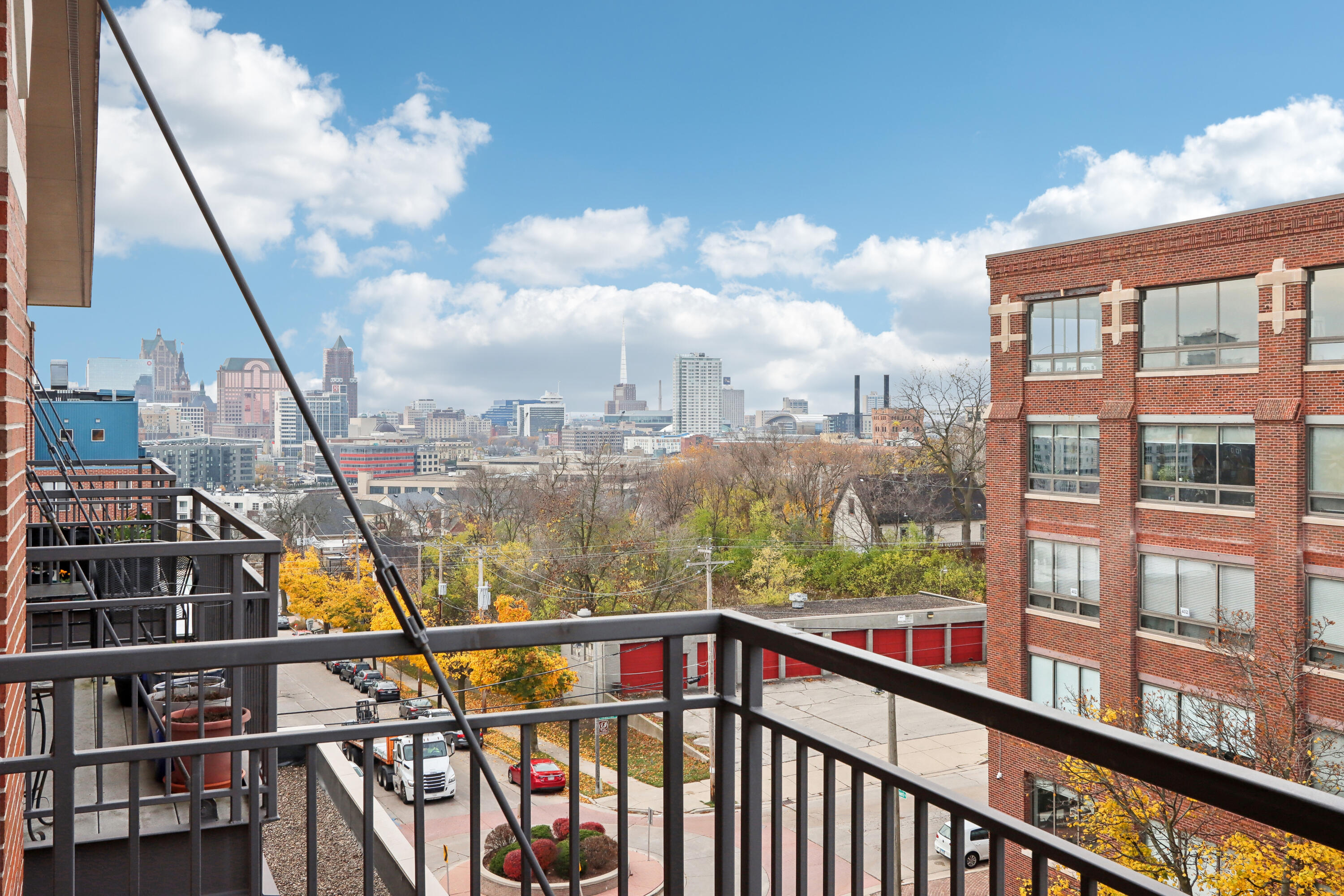 1924 N Hubbard St 502