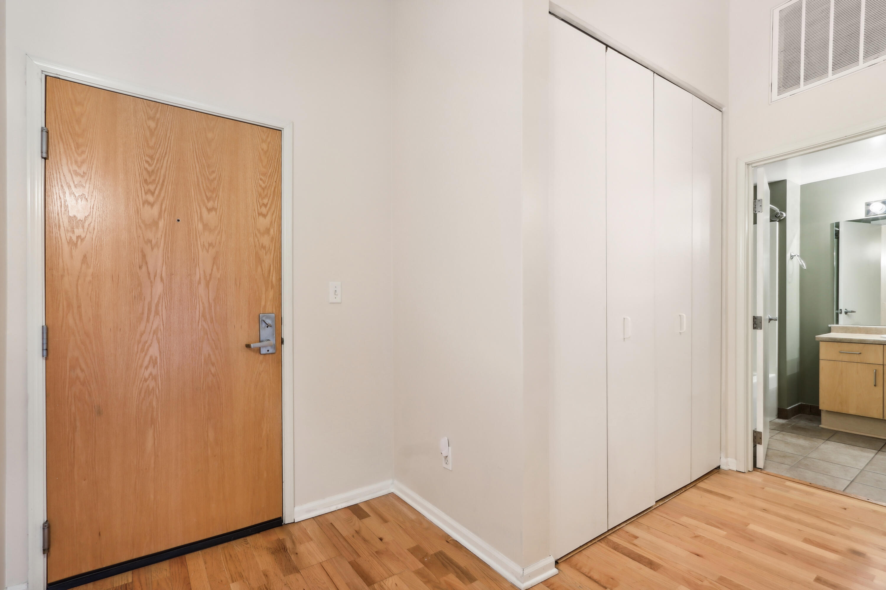 1924 N Hubbard St 502