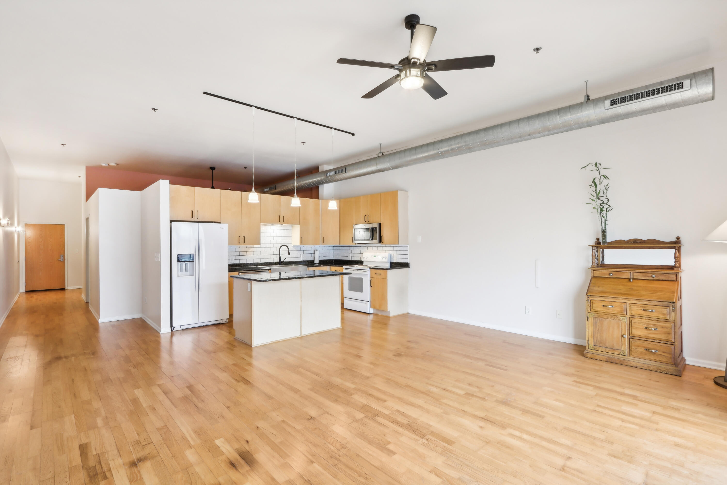 1924 N Hubbard St 502