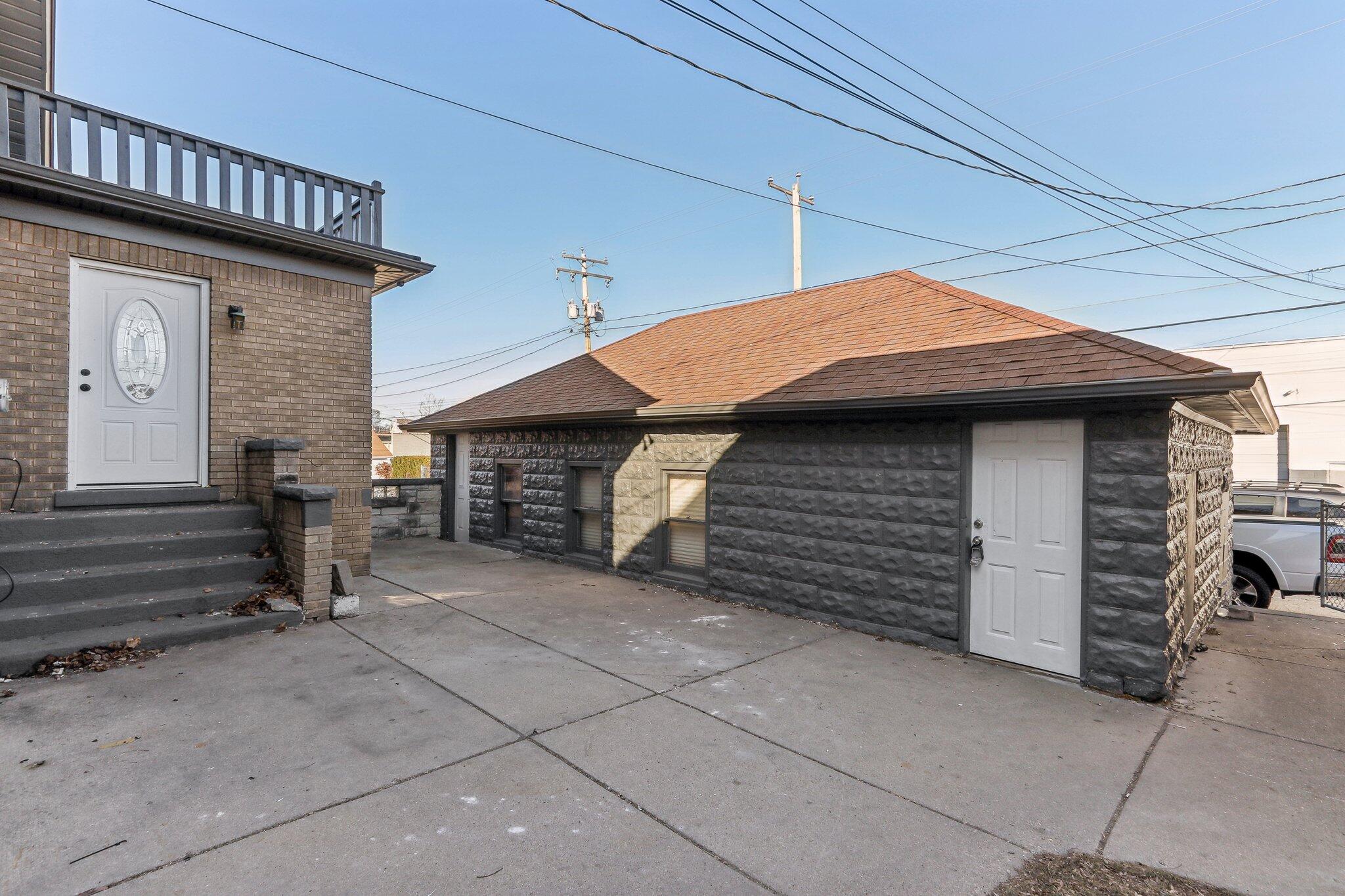 4438 W Medford Ave