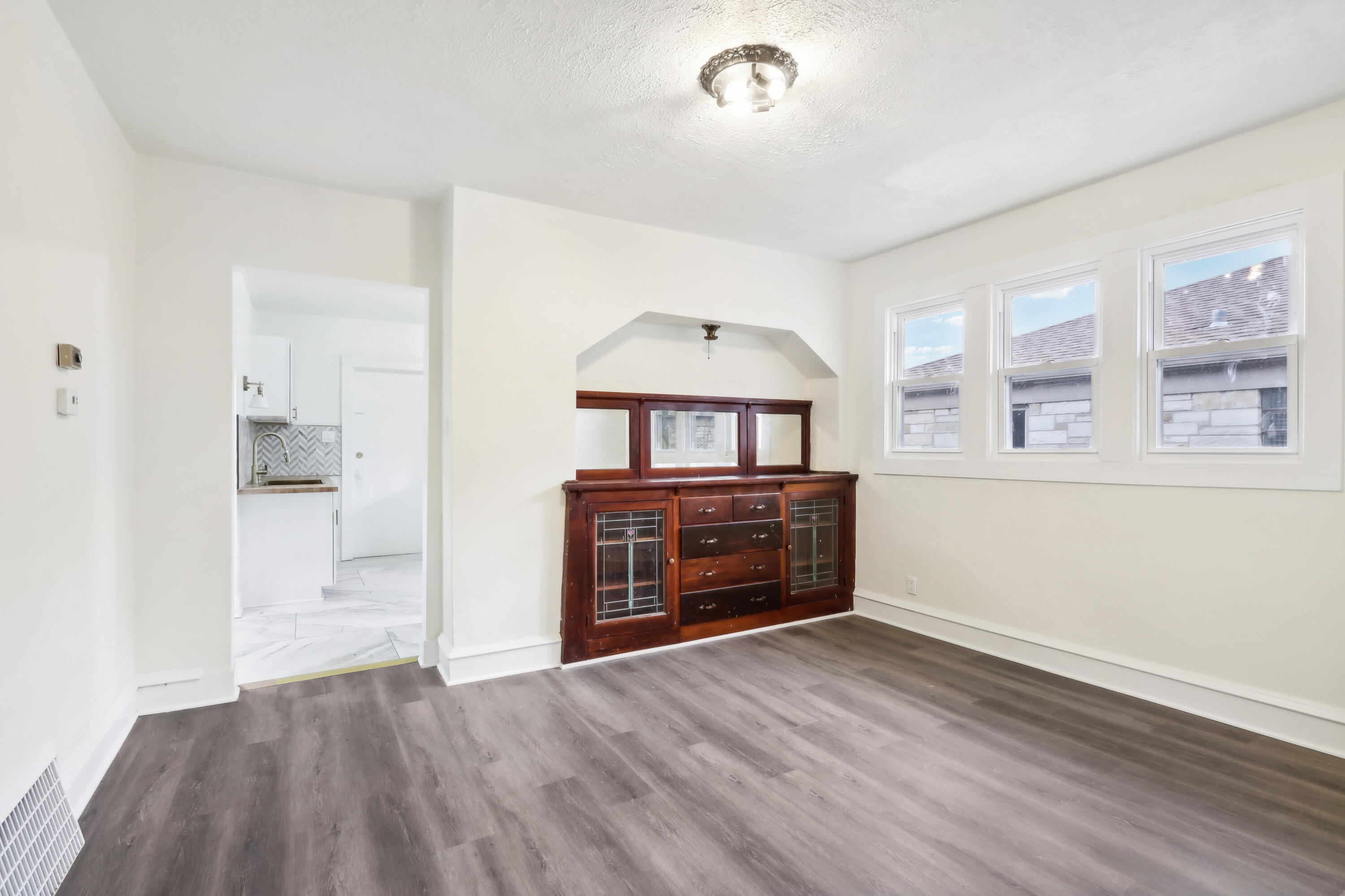 4438 W Medford Ave