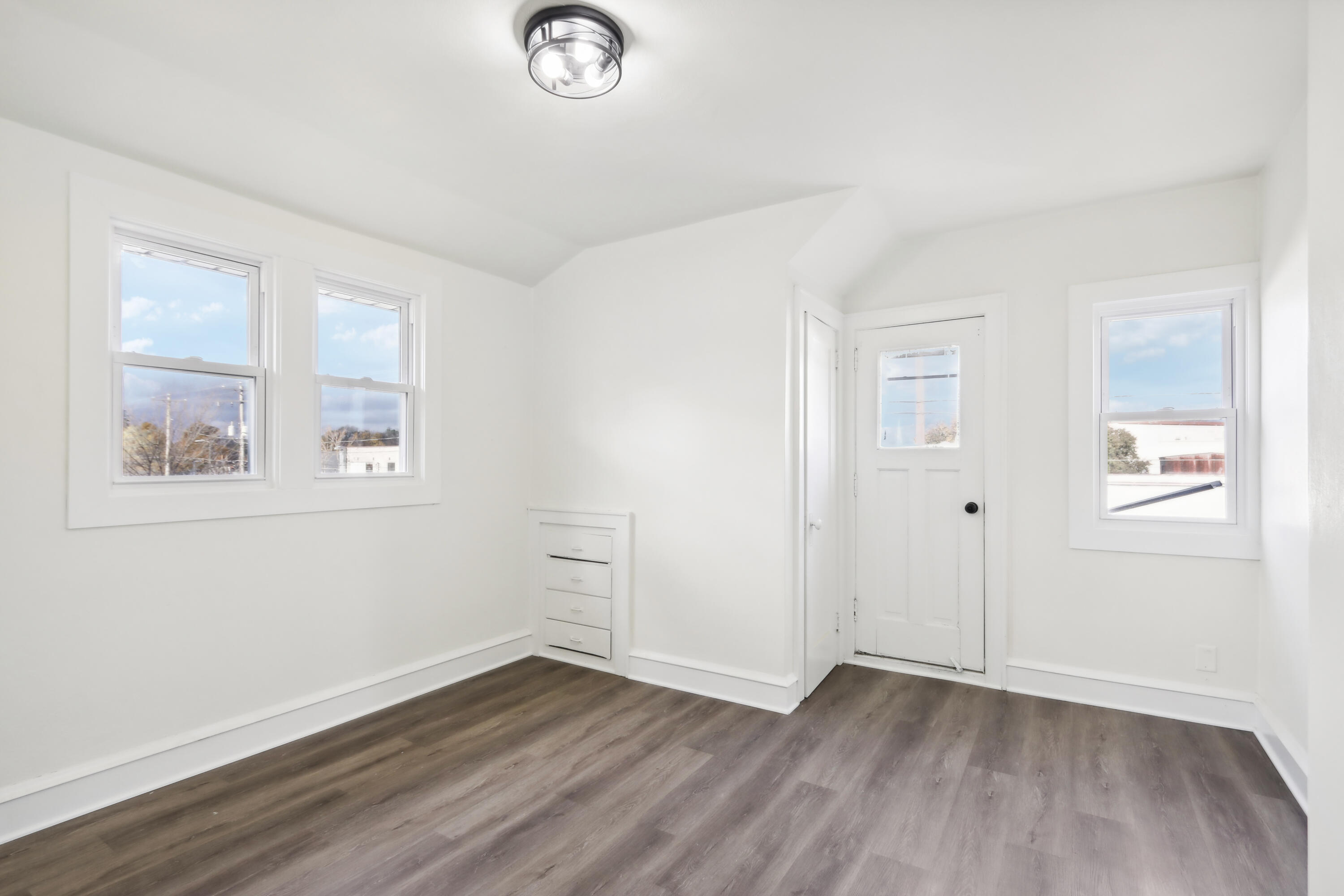 4438 W Medford Ave