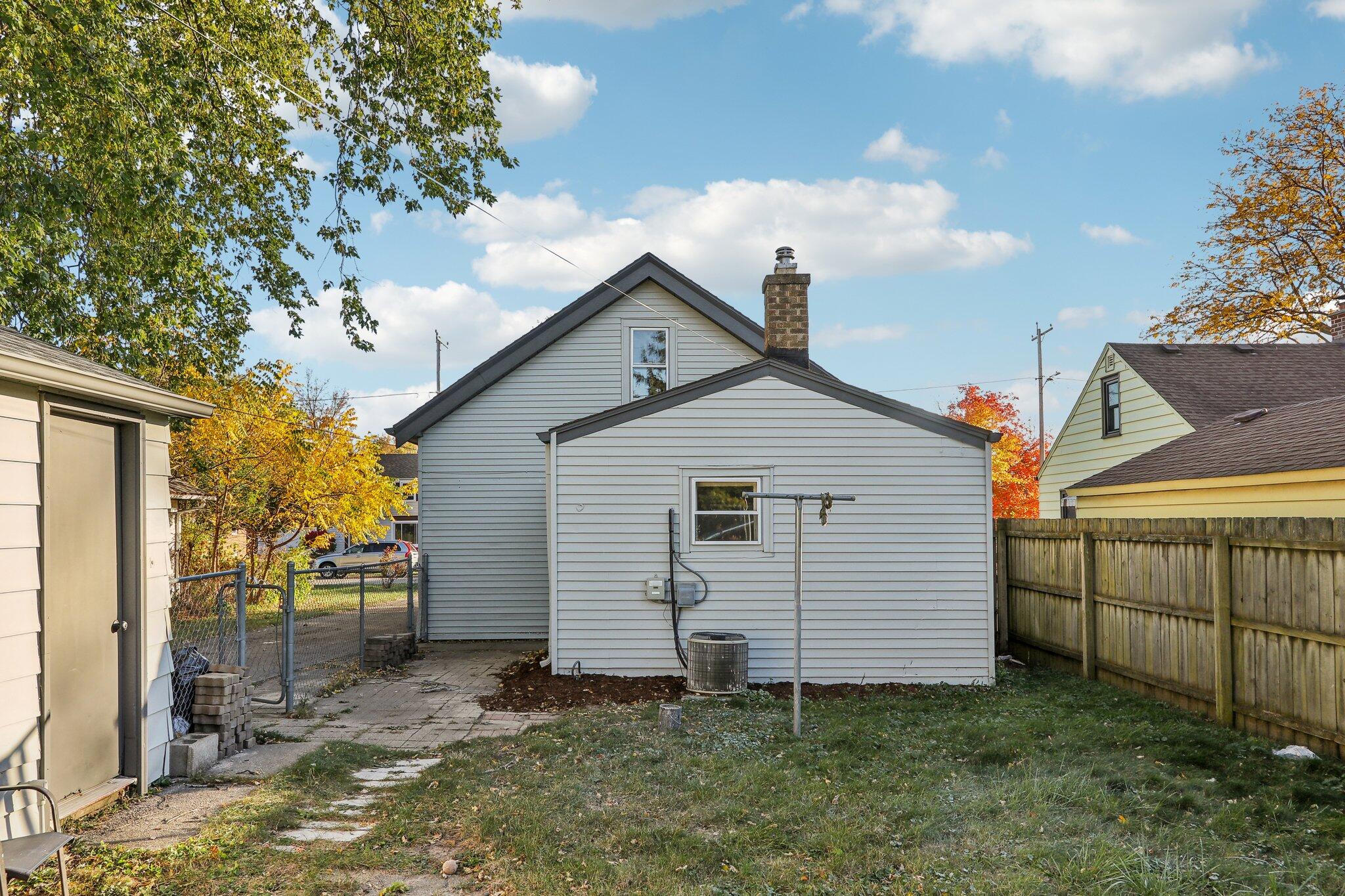 3868 E Birchwood Ave