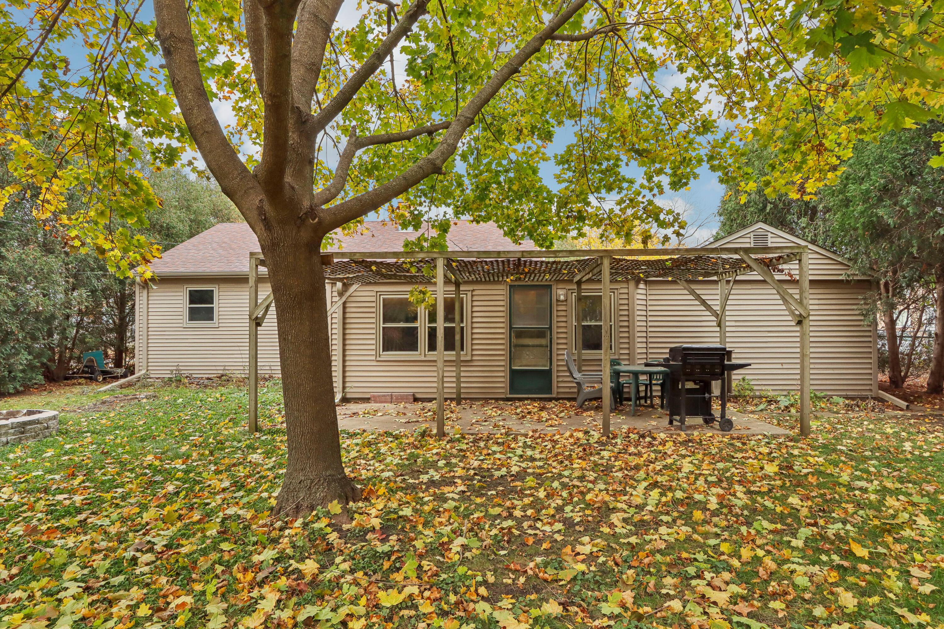 2327 Oregon St