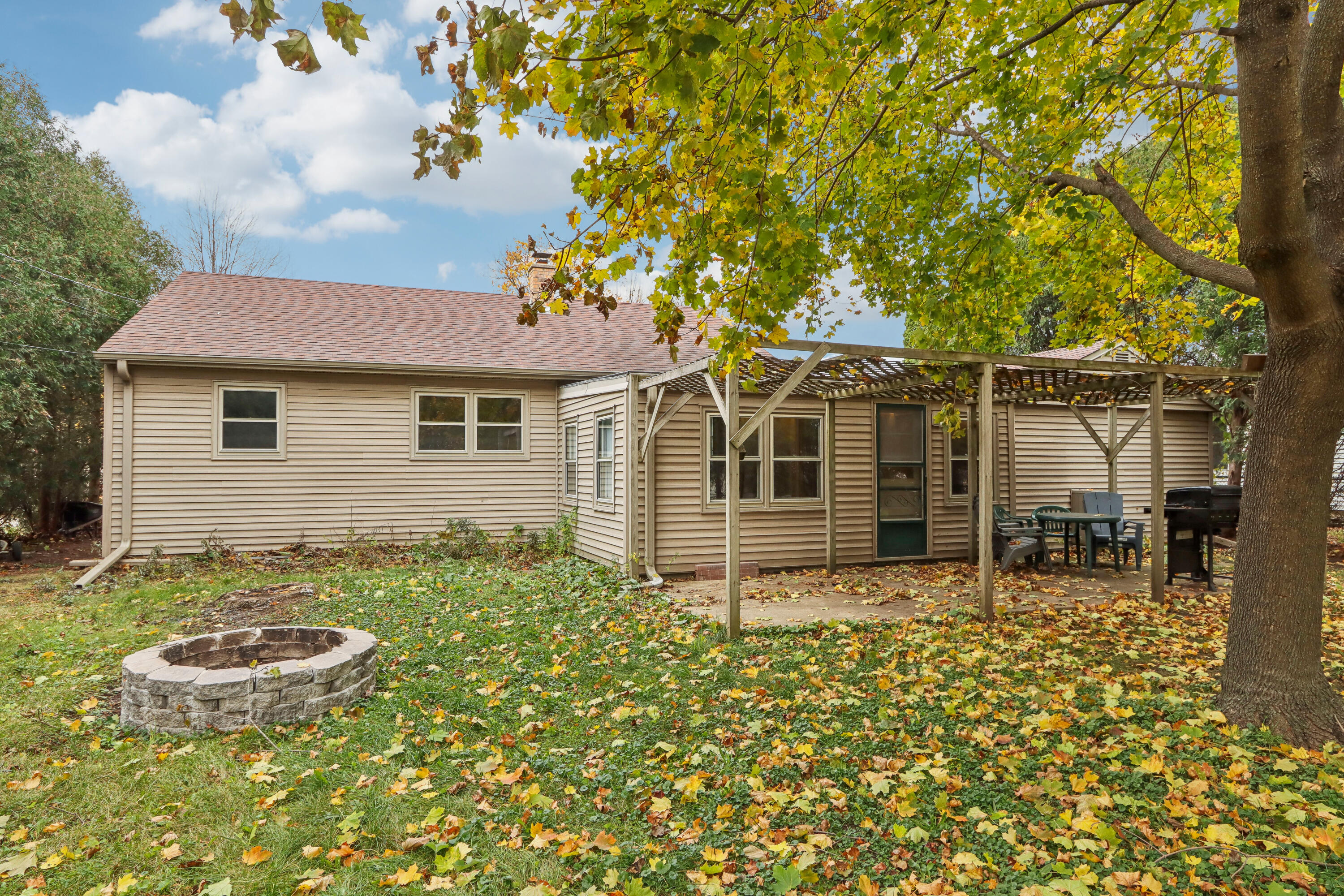 2327 Oregon St