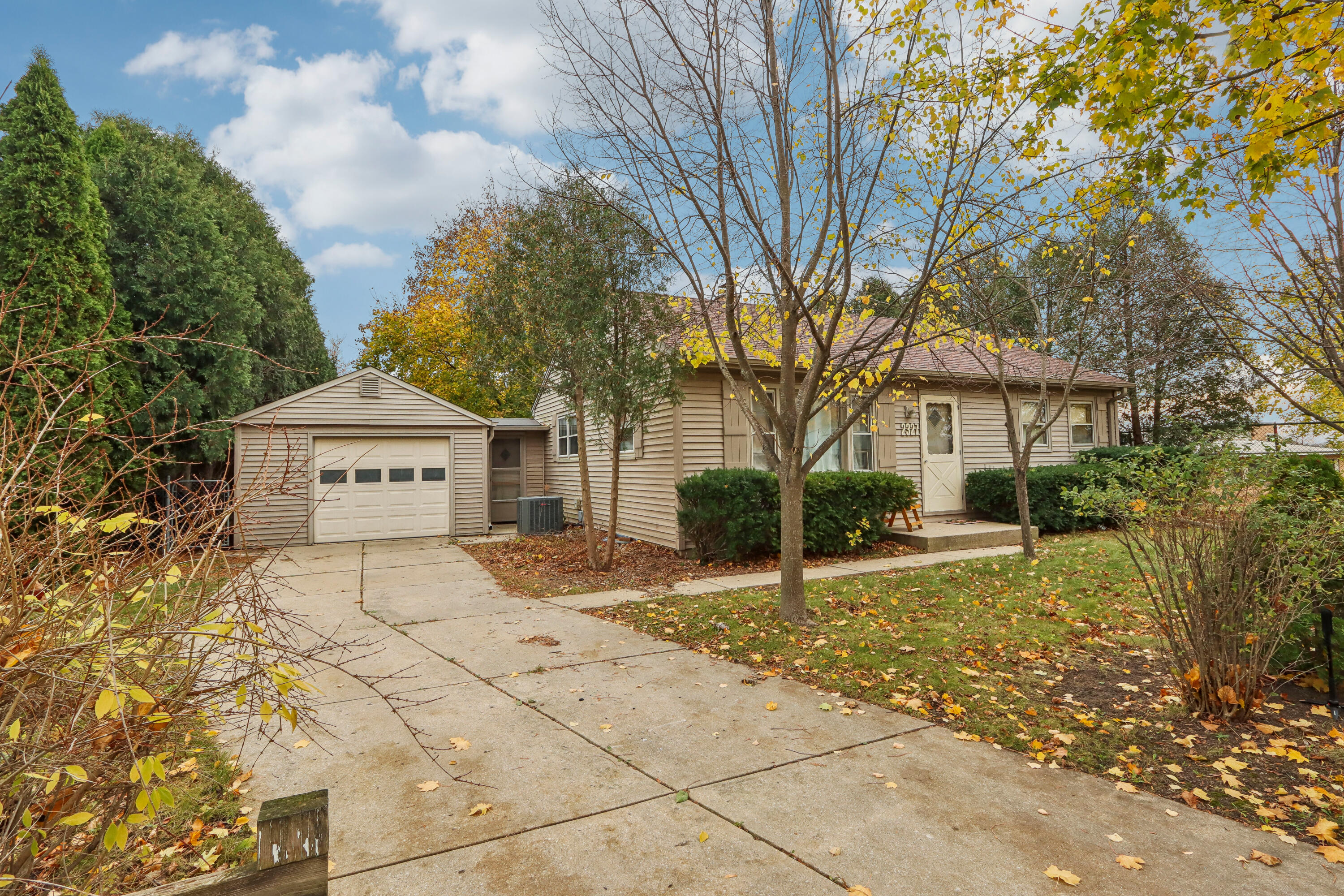 2327 Oregon St