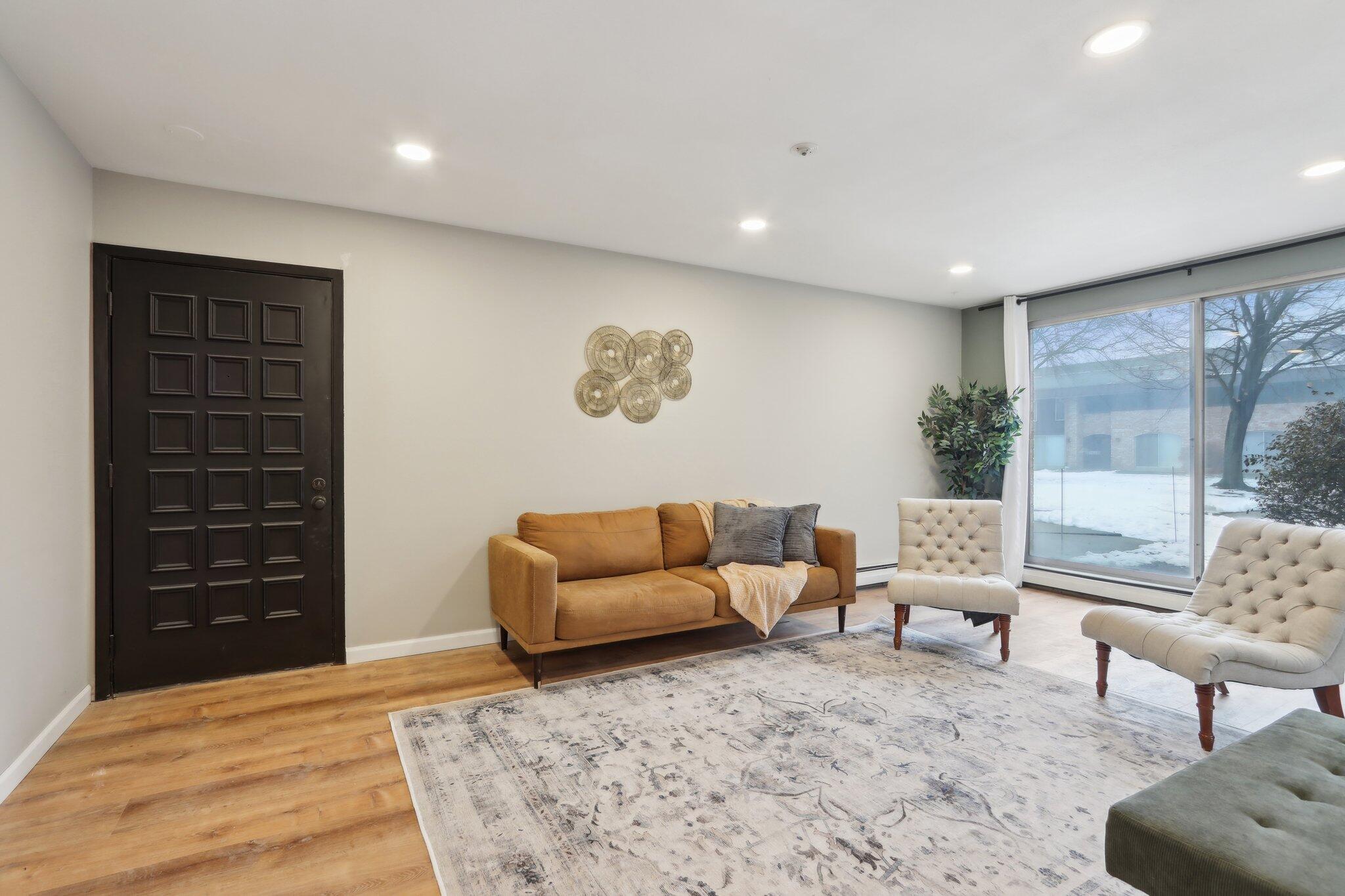 4225 W Rivers Edge Cir