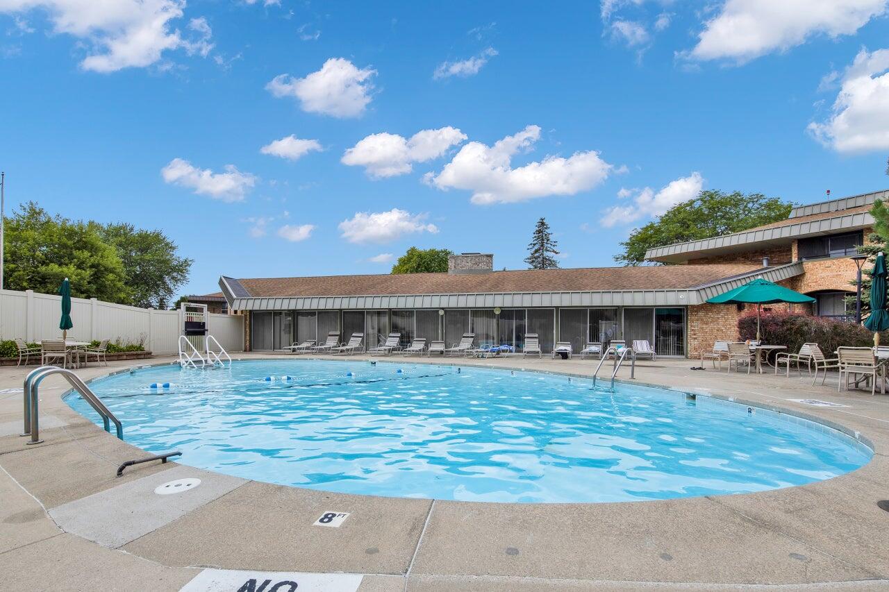 4225 W Rivers Edge Cir