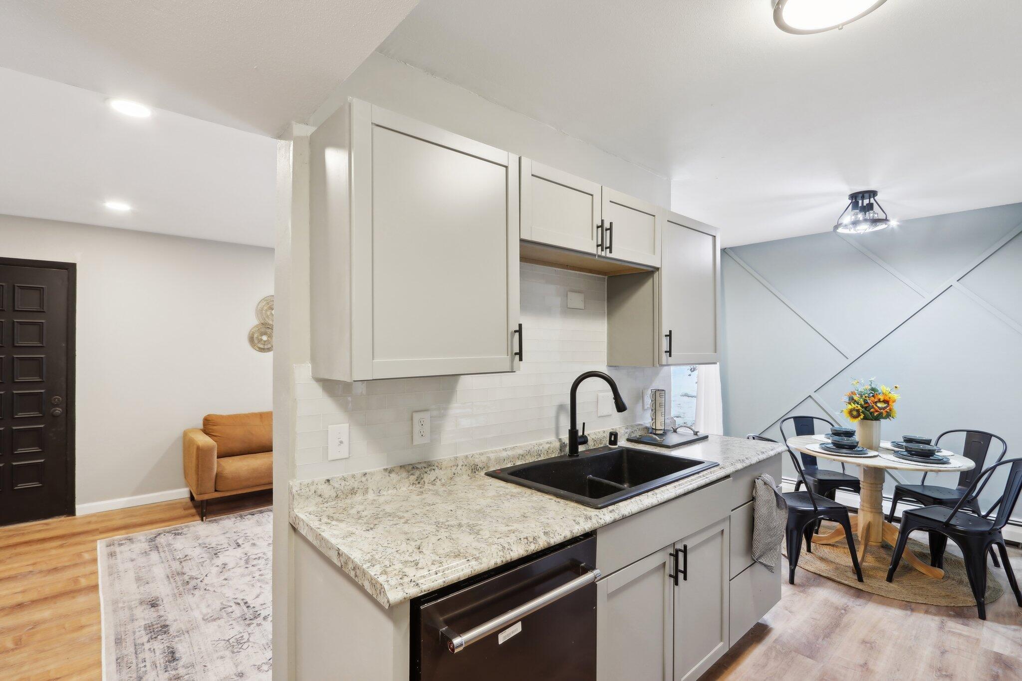 4225 W Rivers Edge Cir