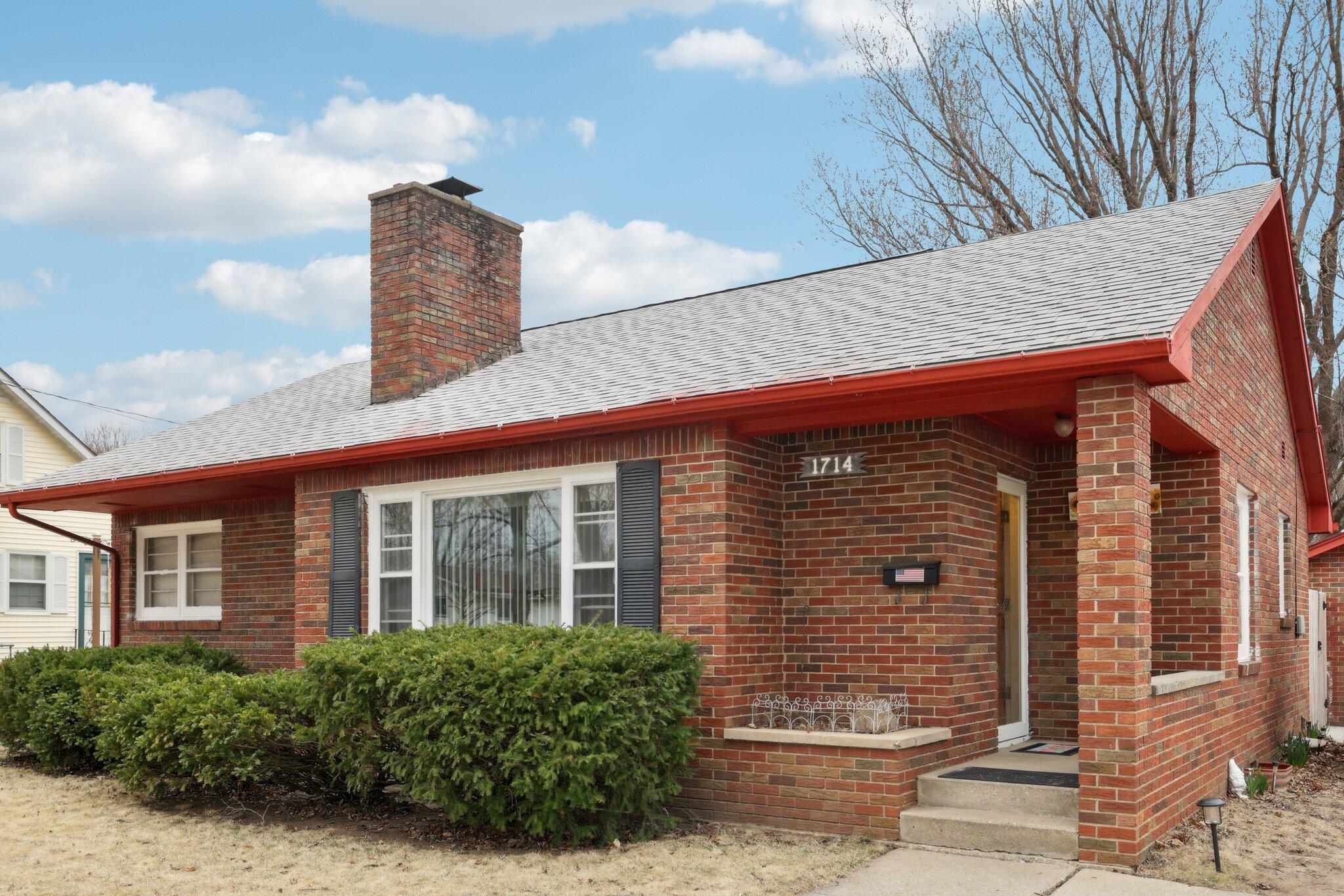 1714 Myra Ave