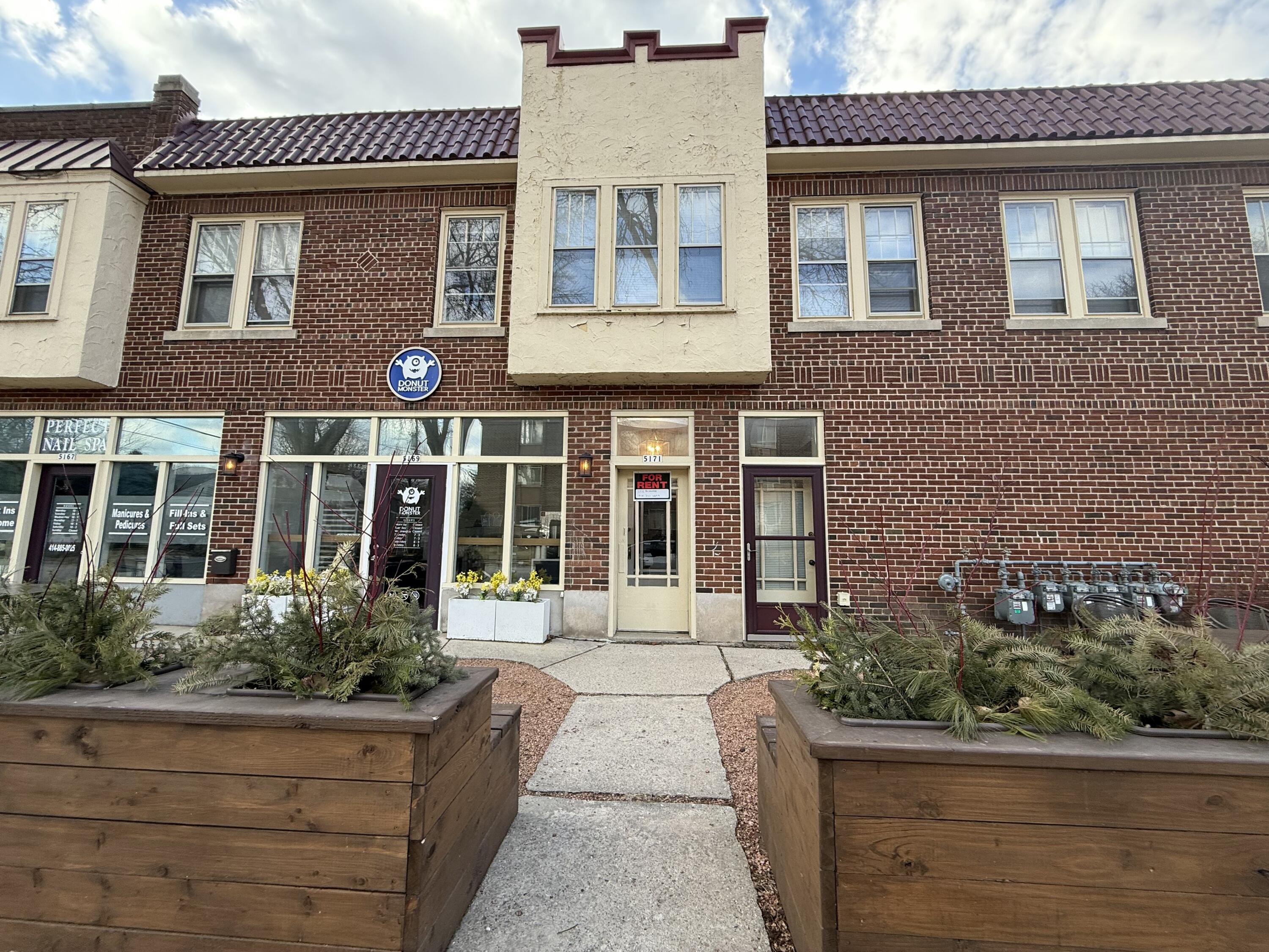 5171 N Elkhart Ave