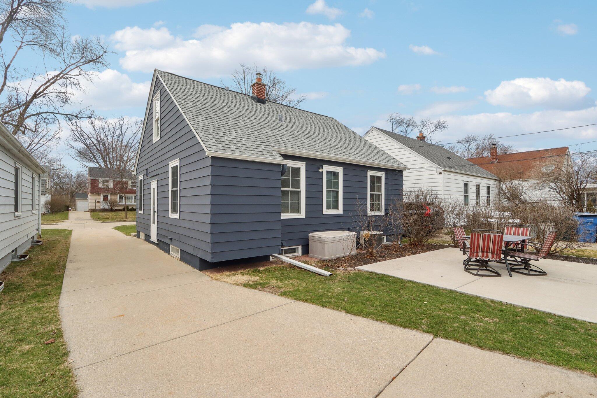 4728 N Diversey Blvd