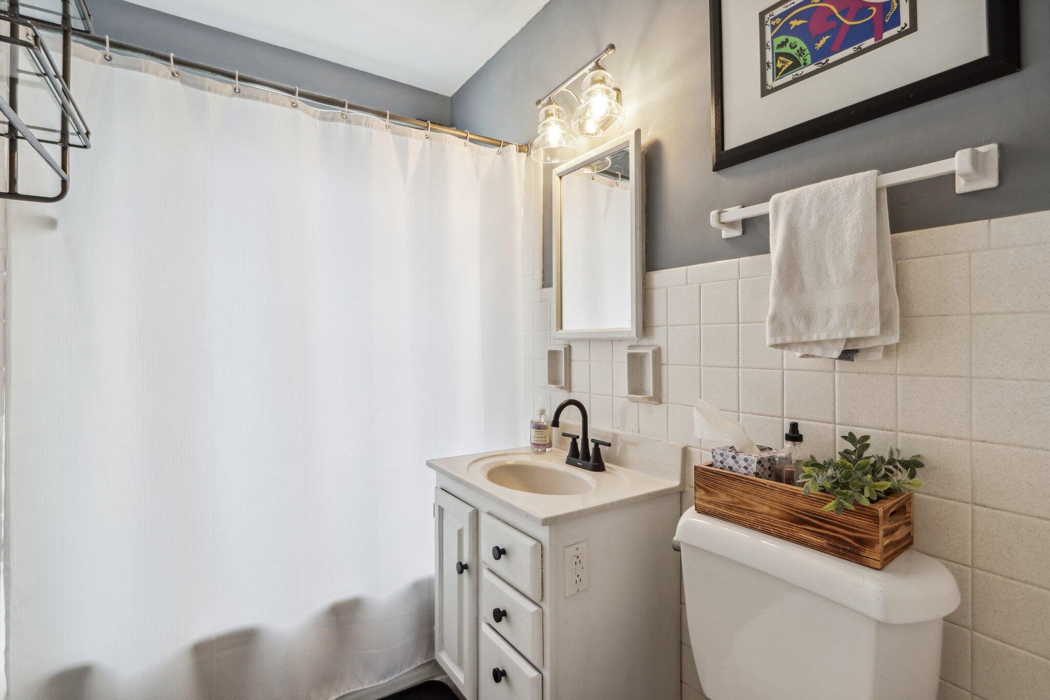 4728 N Diversey Blvd