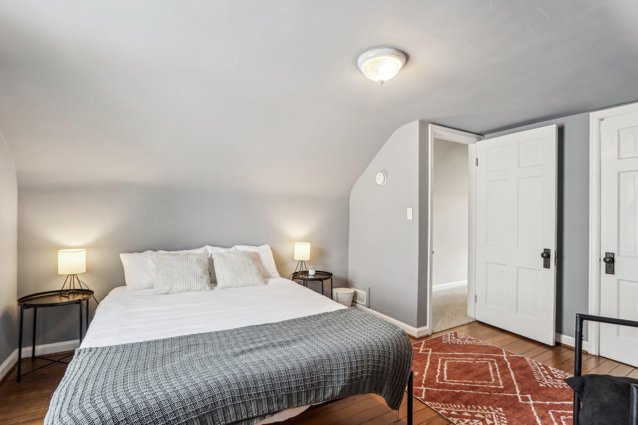 4728 N Diversey Blvd