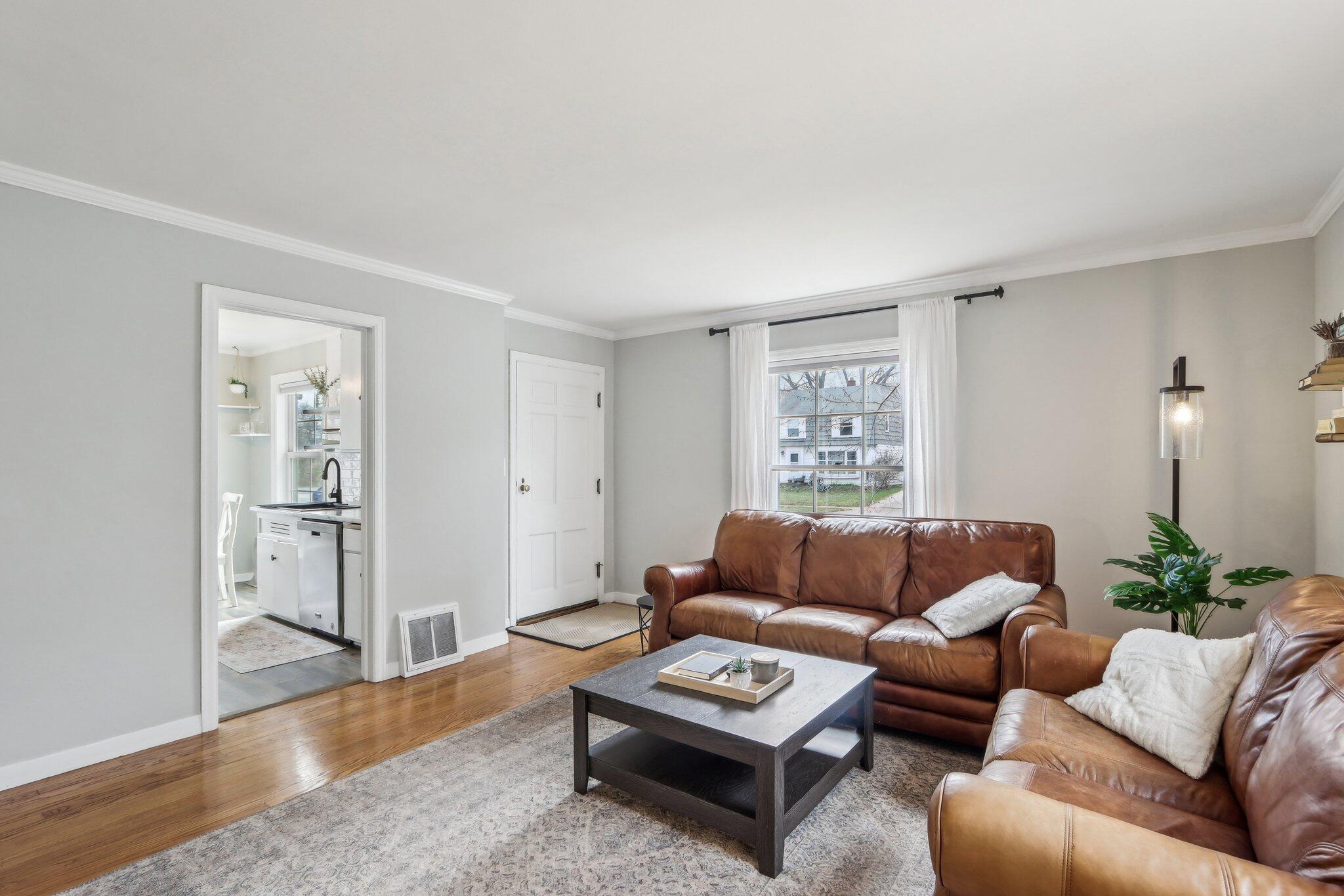 4728 N Diversey Blvd