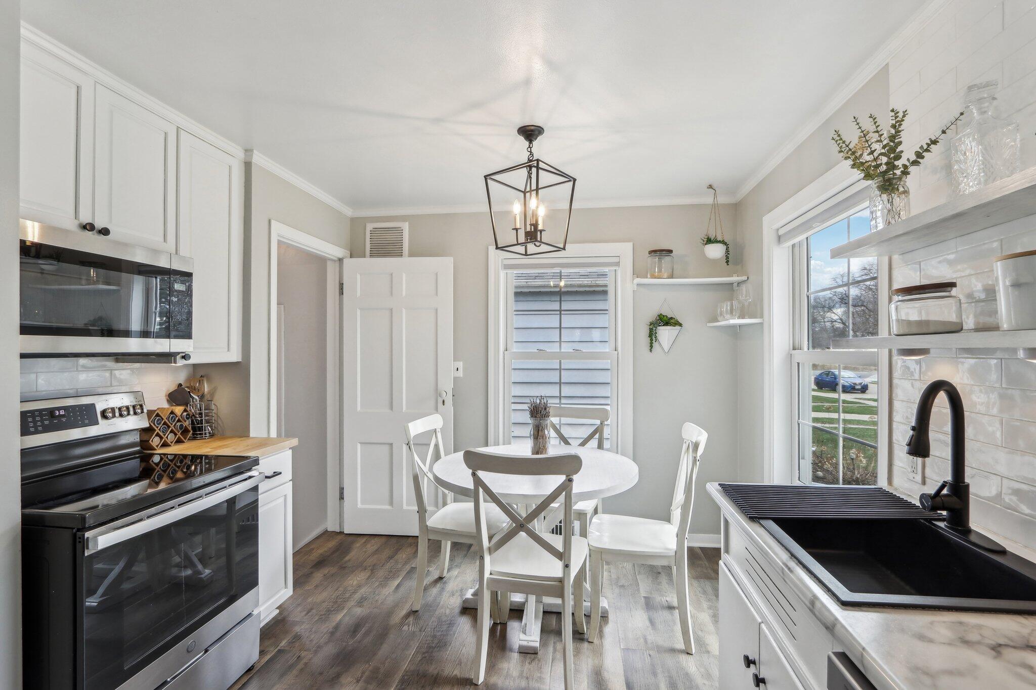 4728 N Diversey Blvd