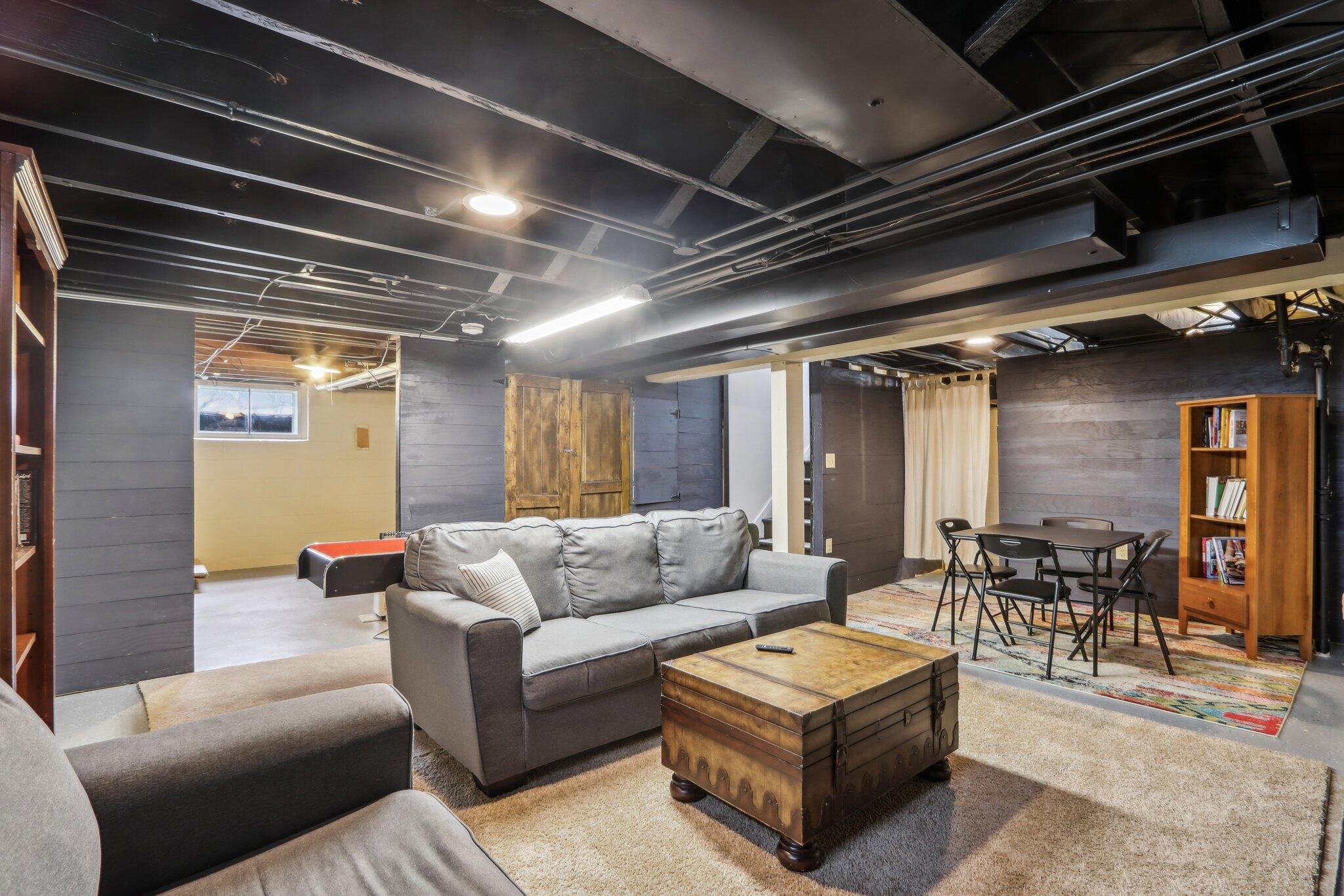 4728 N Diversey Blvd