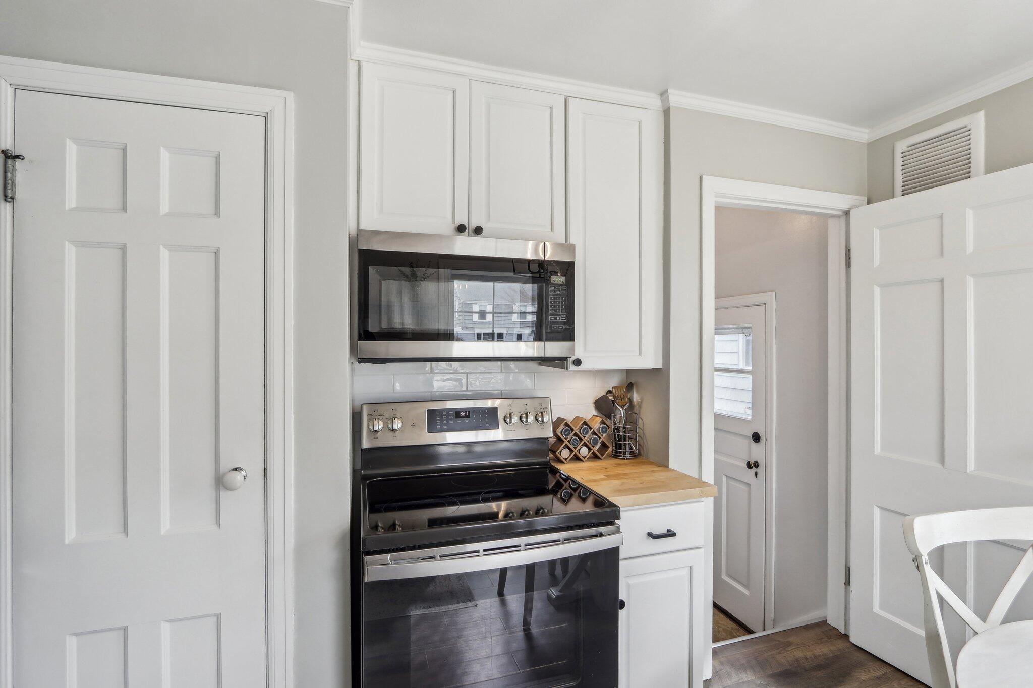 4728 N Diversey Blvd