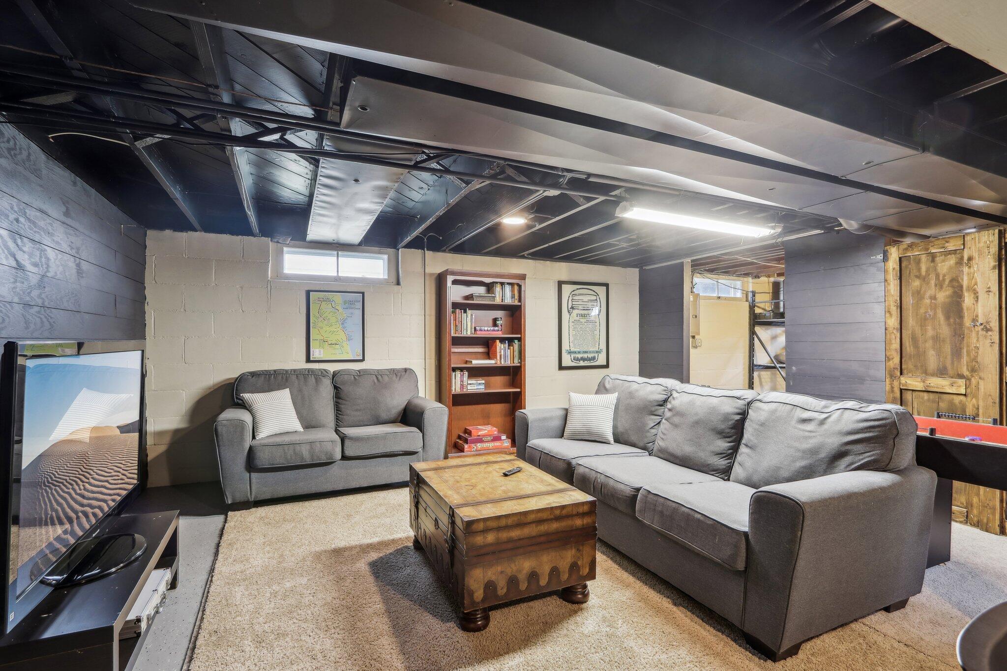 4728 N Diversey Blvd