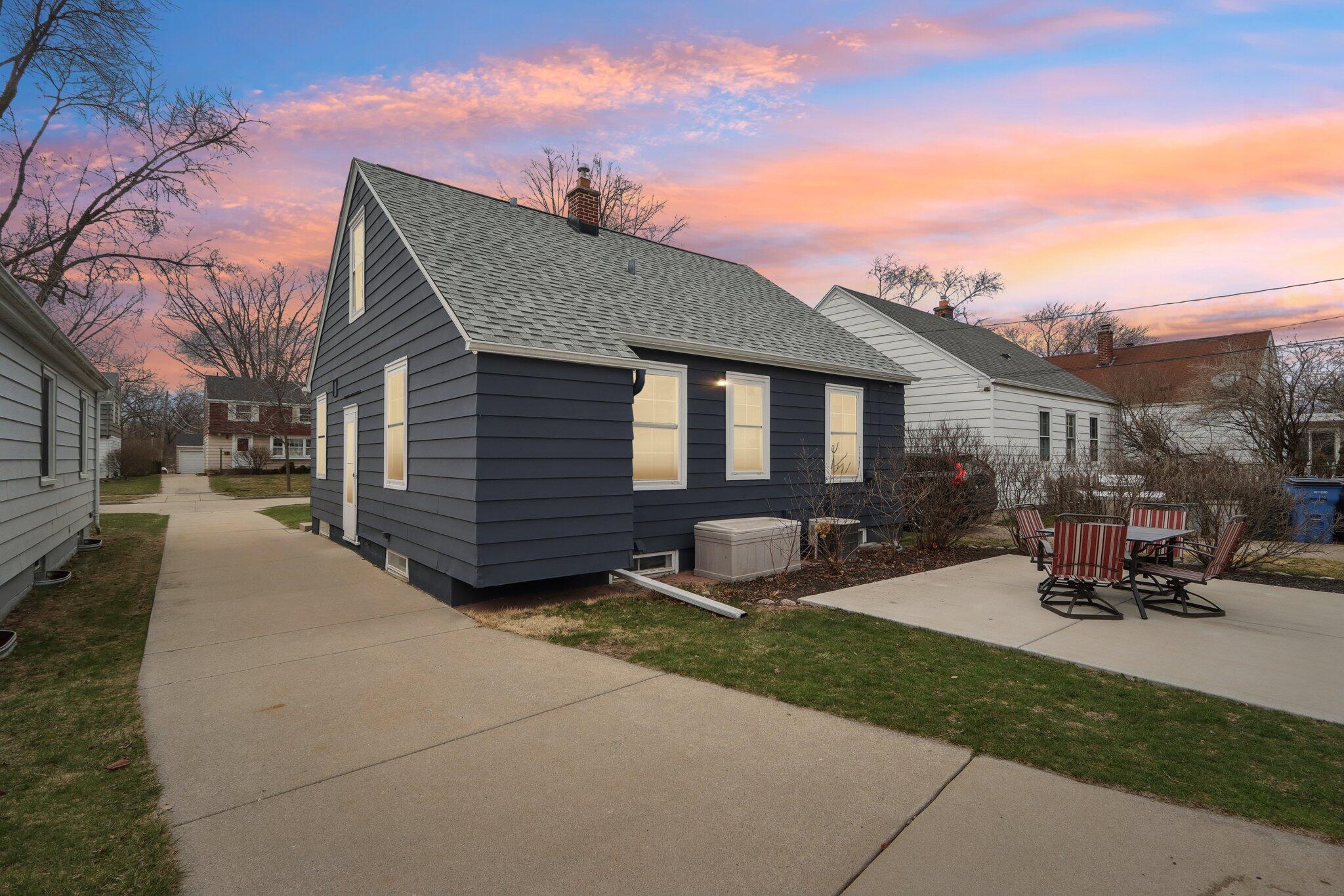 4728 N Diversey Blvd