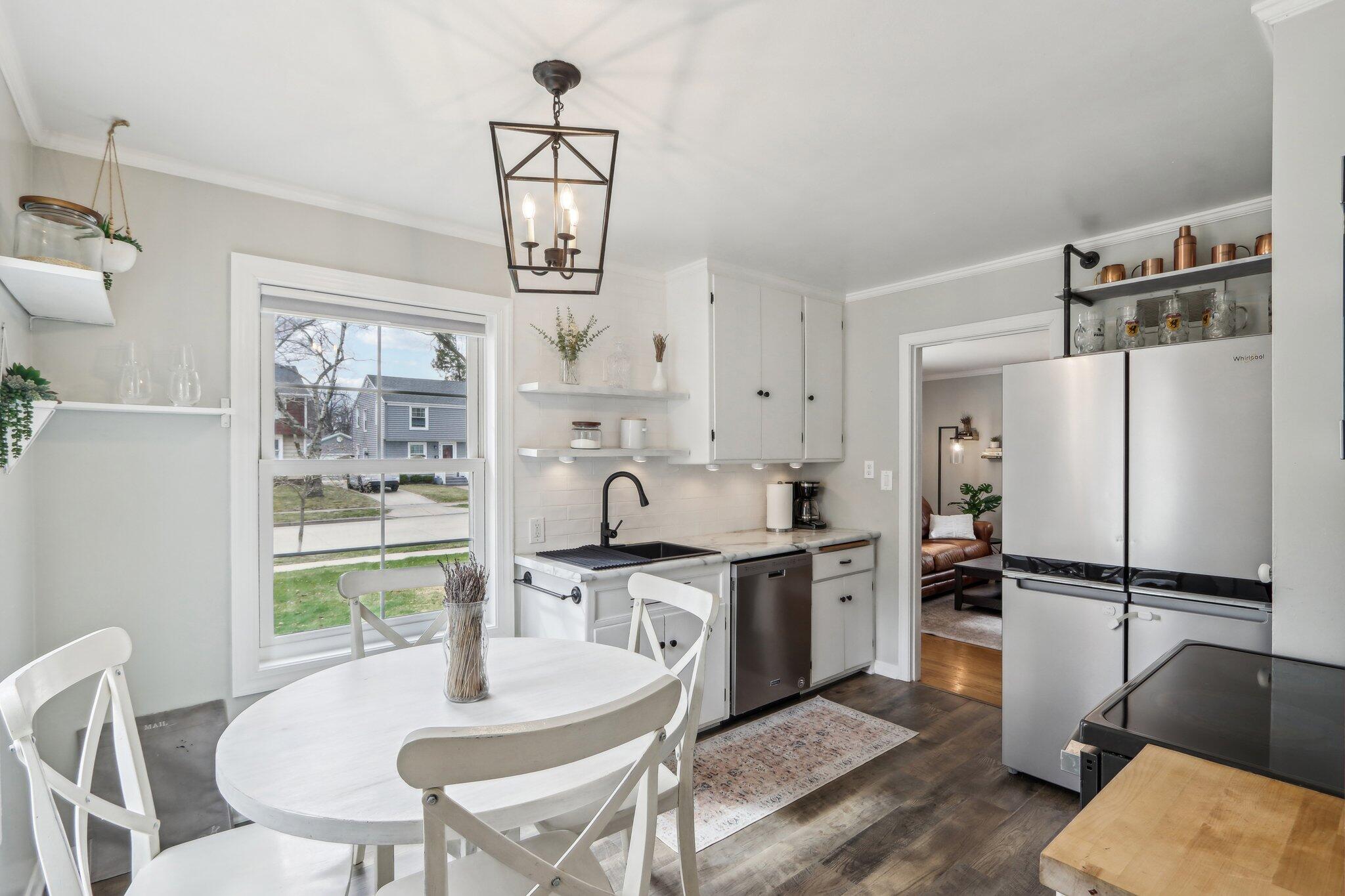 4728 N Diversey Blvd