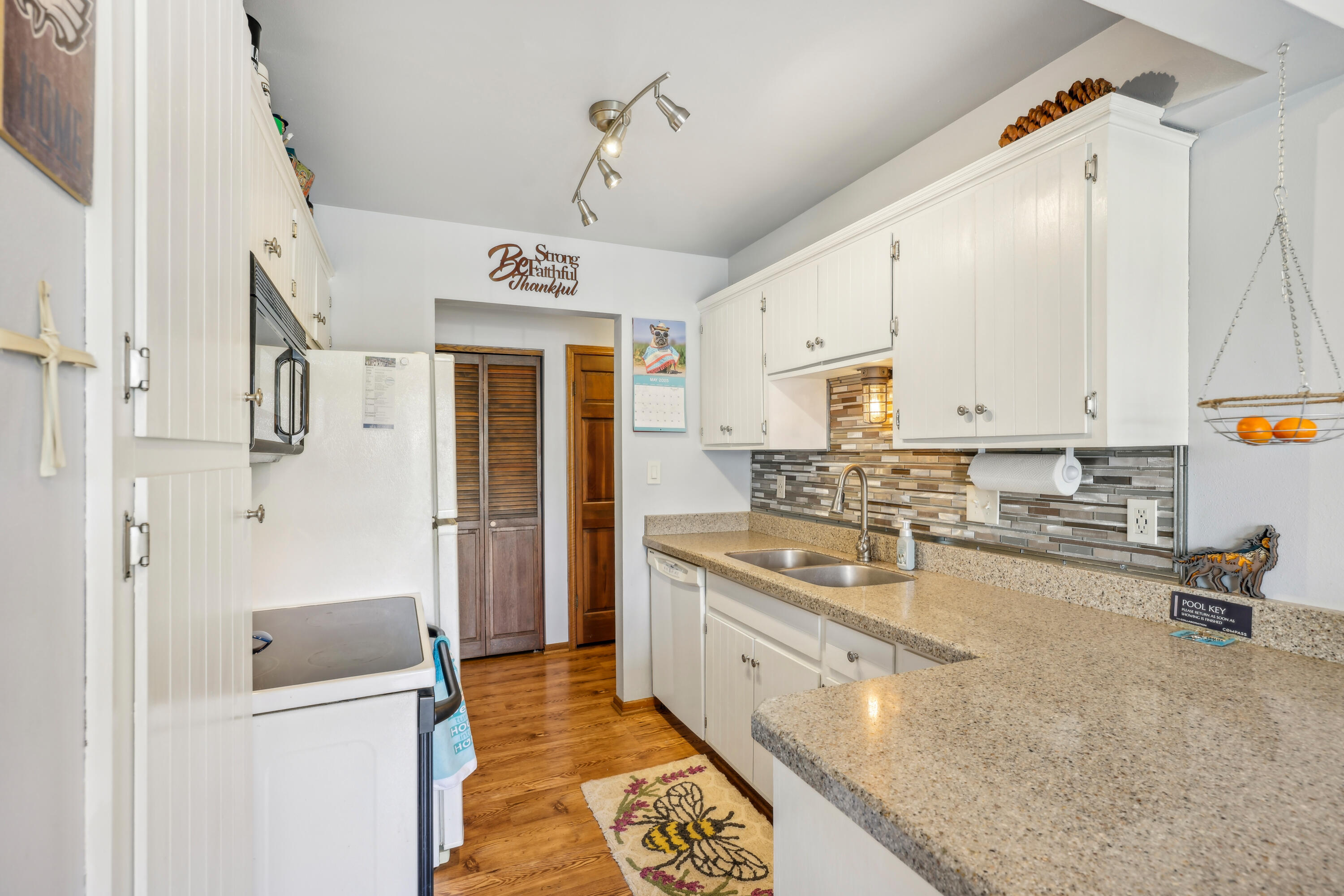 300 Foxwood Dr Dr