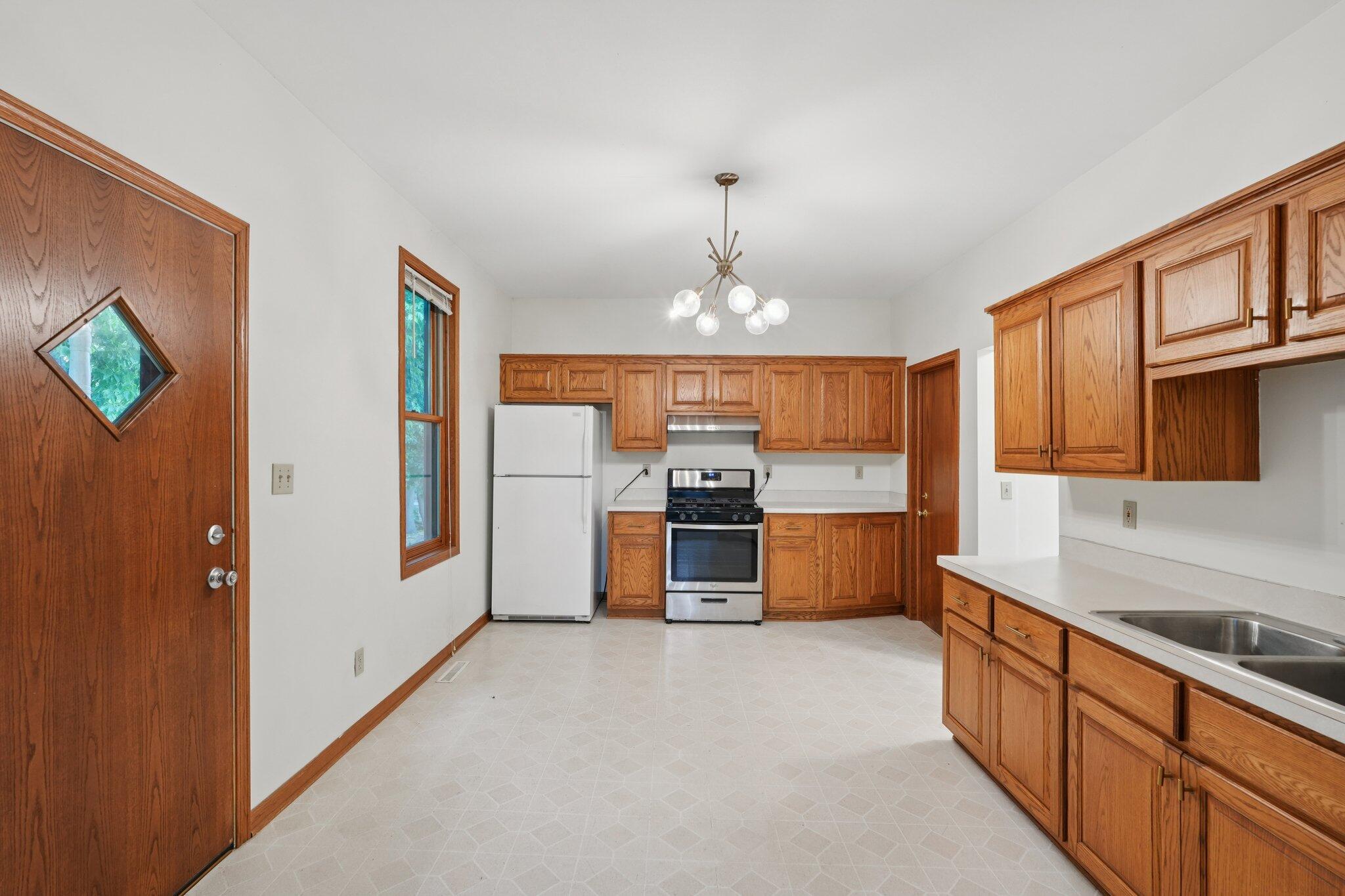 2427 S Wentworth Ave