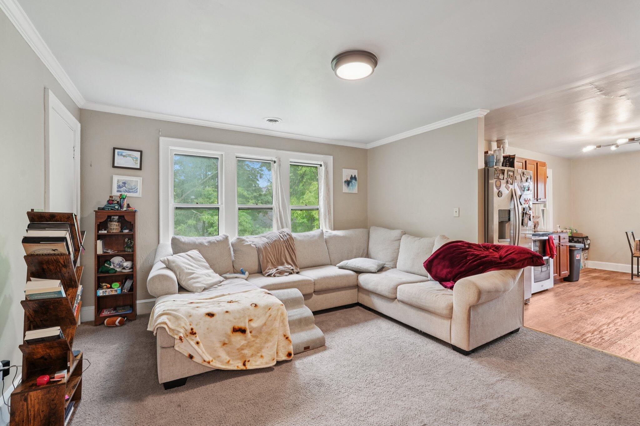 2427 S Wentworth Ave