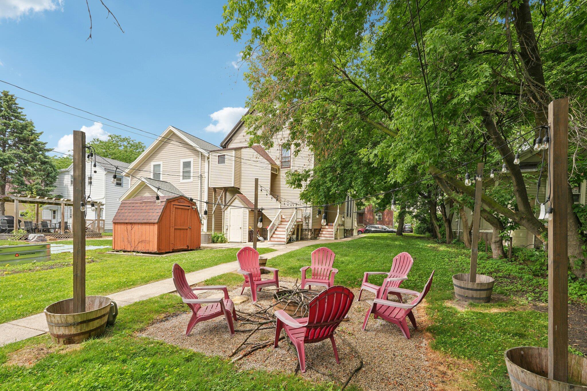 2427 S Wentworth Ave