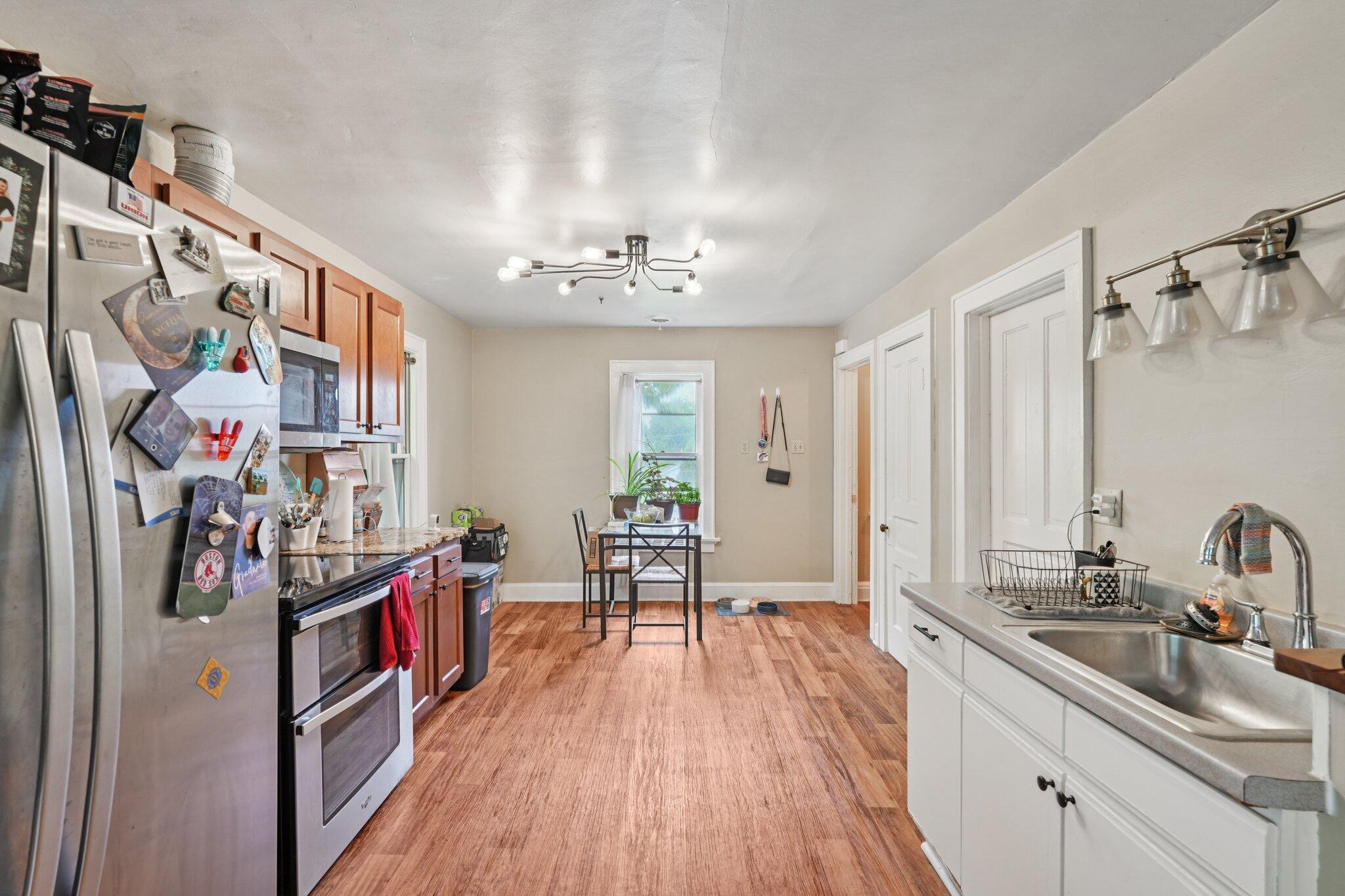 2427 S Wentworth Ave