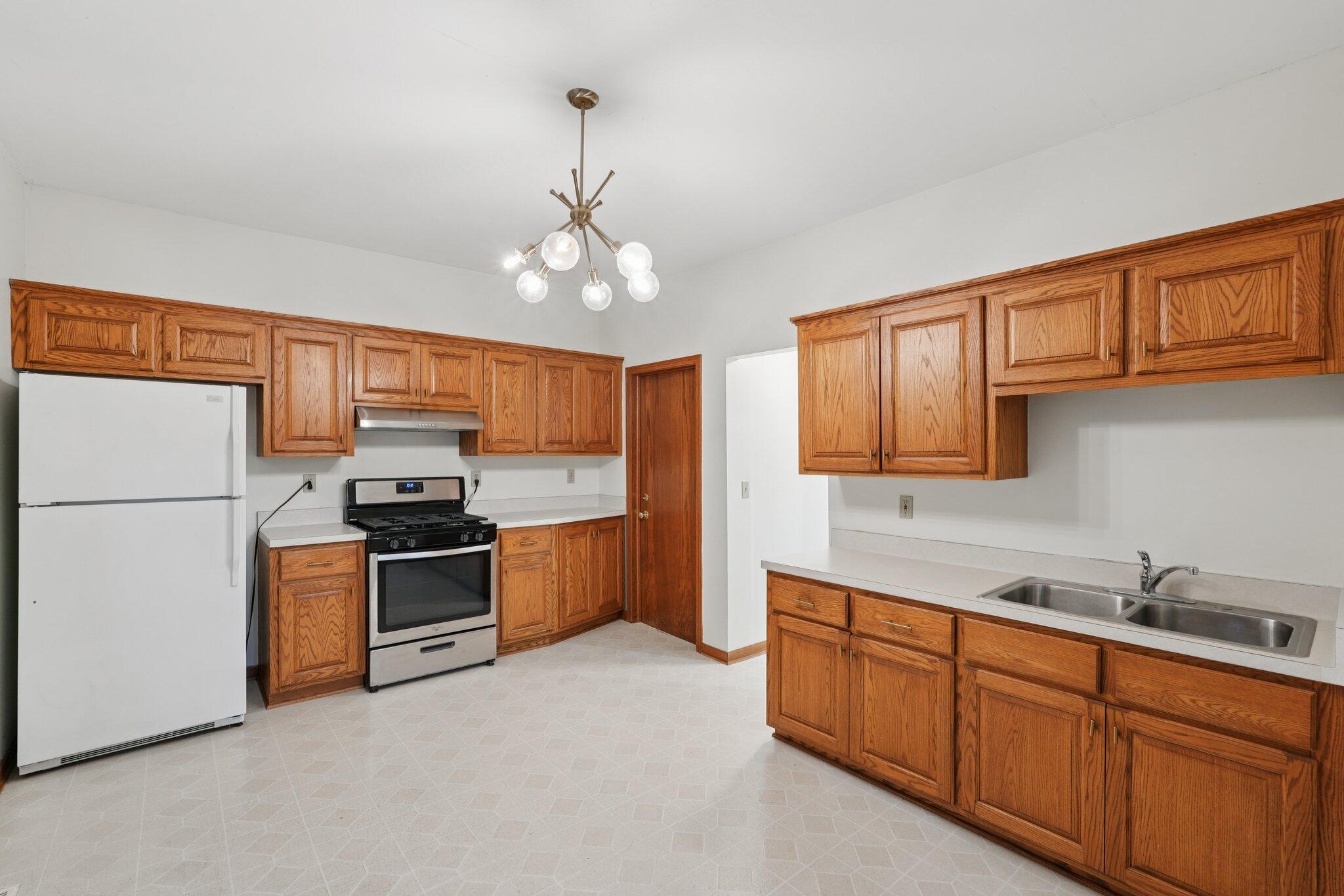 2427 S Wentworth Ave