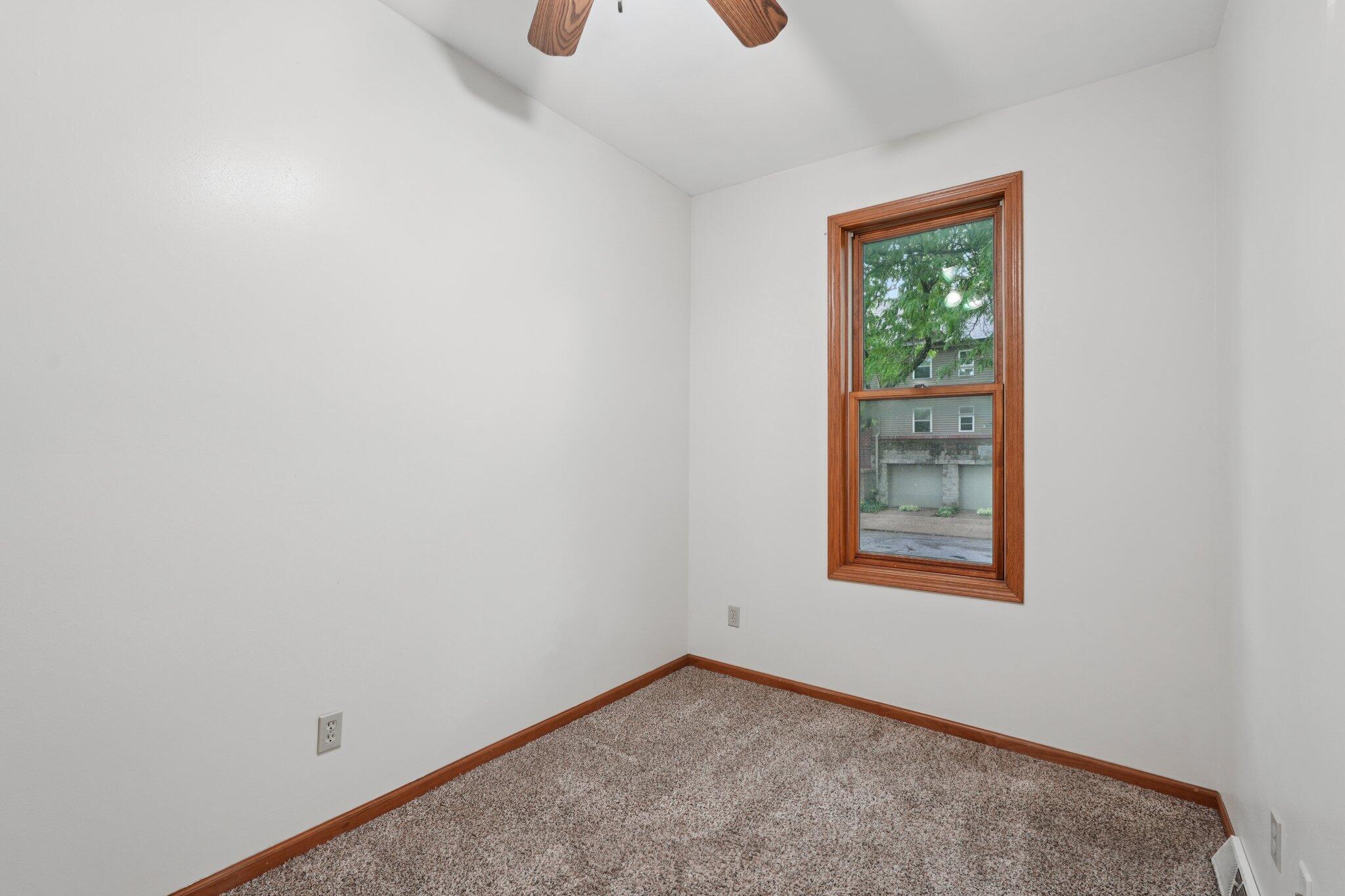 2427 S Wentworth Ave